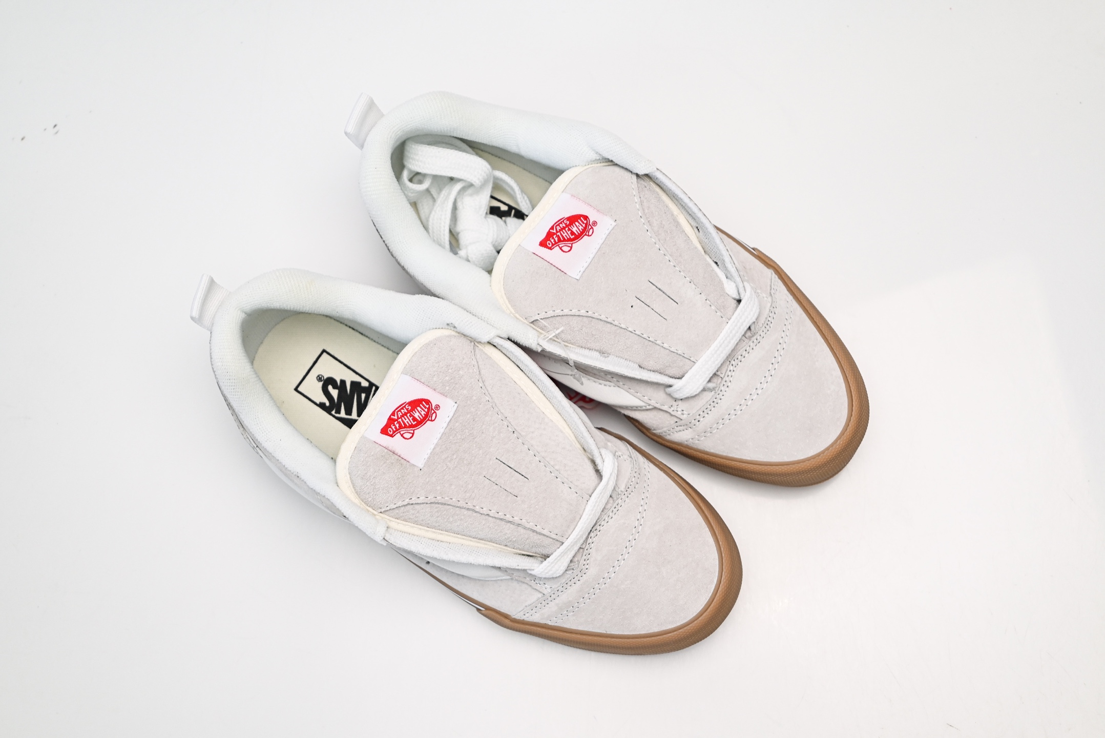 Vans Knu Skool CL 万斯范斯低帮休闲运动帆布滑板鞋 面包鞋 薄底 纯硫化 可盐可咸 夏季百搭神器 VN0009QCWHT 褐白 灰生胶