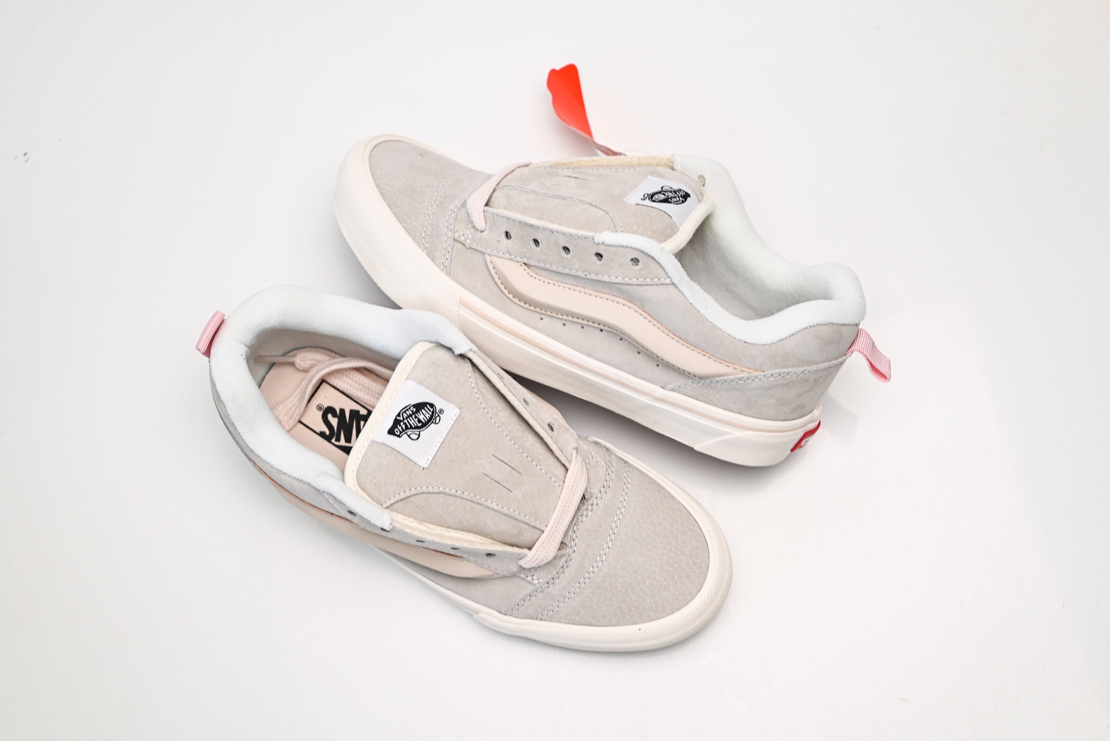 Vans Knu Skool CL 万斯范斯低帮休闲运动帆布滑板鞋 面包鞋 薄底 纯硫化 可盐可咸 夏季百搭神器 VN0009QCPNK 灰粉-Top High Quatity Cheap Sneakers Fashion Clothing Clothes Bags handbags Shoes of all Brand wholesale With The best Quality And Beautiful Price from China Factory Chinese suppliers wholesaler seller Vans Knu Skool CL 万斯范斯低帮休闲运动帆布滑板鞋 面包鞋 薄底 纯硫化 可盐可咸 夏季百搭神器 VN0009QCPNK 灰粉