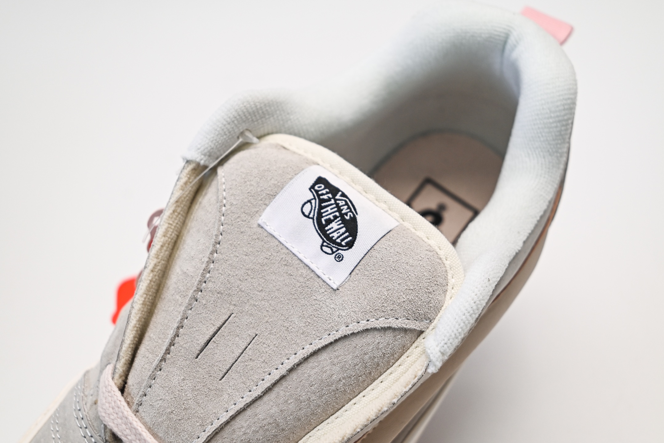 Vans Knu Skool CL 万斯范斯低帮休闲运动帆布滑板鞋 面包鞋 薄底 纯硫化 可盐可咸 夏季百搭神器 VN0009QCPNK 灰粉-Top High Quatity Cheap Sneakers Fashion Clothing Clothes Bags handbags Shoes of all Brand wholesale With The best Quality And Beautiful Price from China Factory Chinese suppliers wholesaler seller Vans Knu Skool CL 万斯范斯低帮休闲运动帆布滑板鞋 面包鞋 薄底 纯硫化 可盐可咸 夏季百搭神器 VN0009QCPNK 灰粉