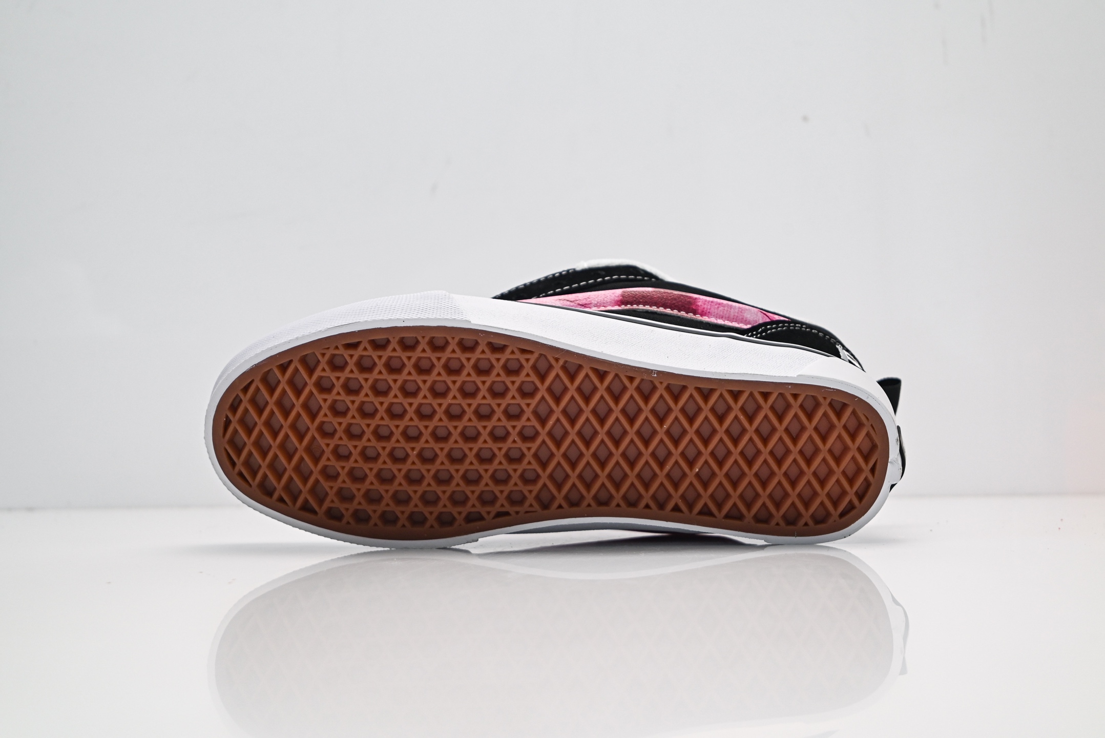 Peaches x Vans Knu Skool CL 联名 万斯范斯低帮休闲运动帆布滑板鞋 面包鞋 薄底 纯硫化 可盐可咸 夏季百搭神器 VN0009QCB9P 黑粉-Top High Quatity Cheap Sneakers Fashion Clothing Clothes Bags handbags Shoes of all Brand wholesale With The best Quality And Beautiful Price from China Factory Chinese suppliers wholesaler seller Peaches x Vans Knu Skool CL 联名 万斯范斯低帮休闲运动帆布滑板鞋 面包鞋 薄底 纯硫化 可盐可咸 夏季百搭神器 VN0009QCB9P 黑粉