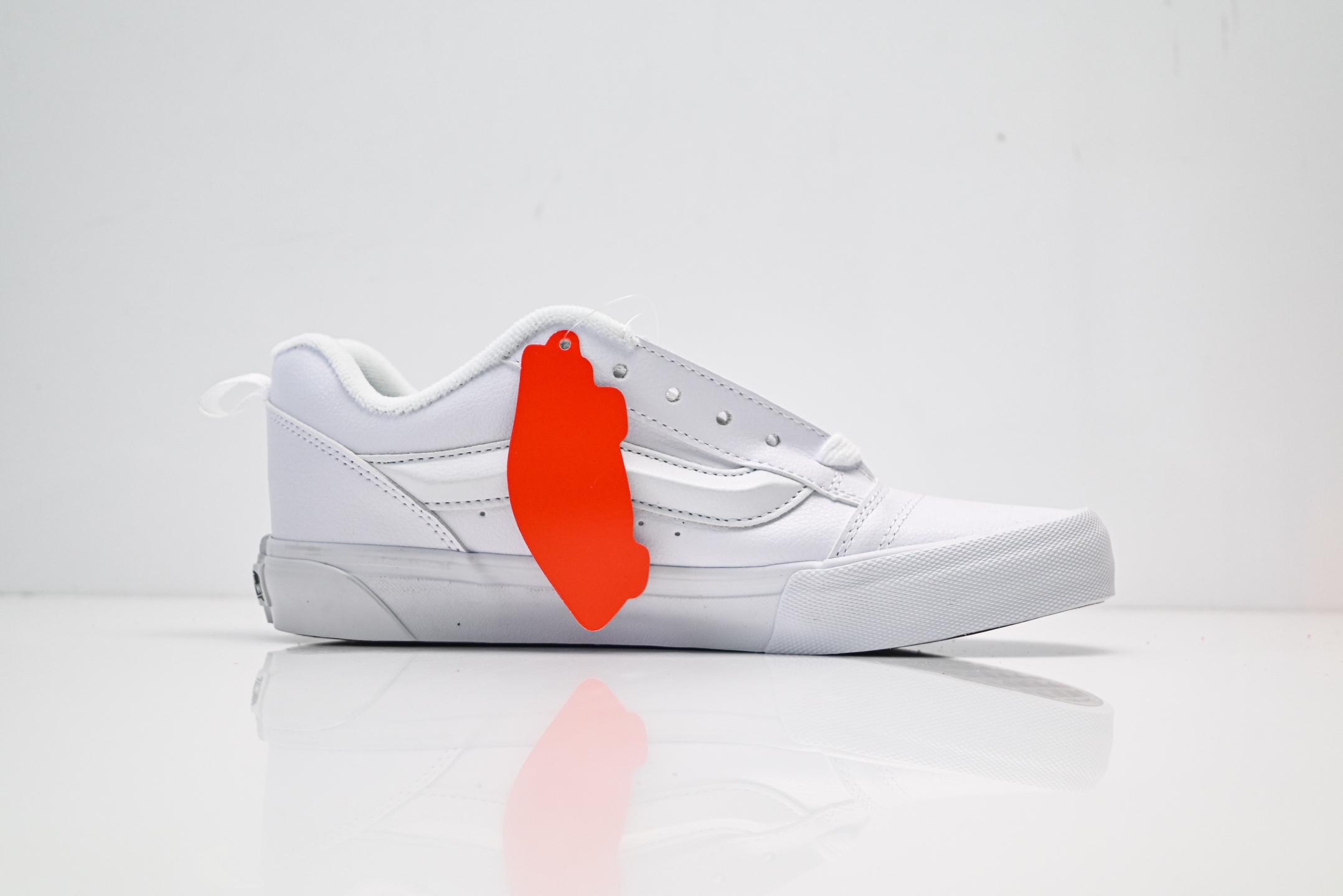 Vans Knu Skool CL 万斯范斯低帮休闲运动帆布滑板鞋 面包鞋 薄底 纯硫化 可盐可咸 夏季百搭神器 VN0009QCW00 纯白棉花糖-Top High Quatity Cheap Sneakers Fashion Clothing Clothes Bags handbags Shoes of all Brand wholesale With The best Quality And Beautiful Price from China Factory Chinese suppliers wholesaler seller Vans Knu Skool CL 万斯范斯低帮休闲运动帆布滑板鞋 面包鞋 薄底 纯硫化 可盐可咸 夏季百搭神器 VN0009QCW00 纯白棉花糖