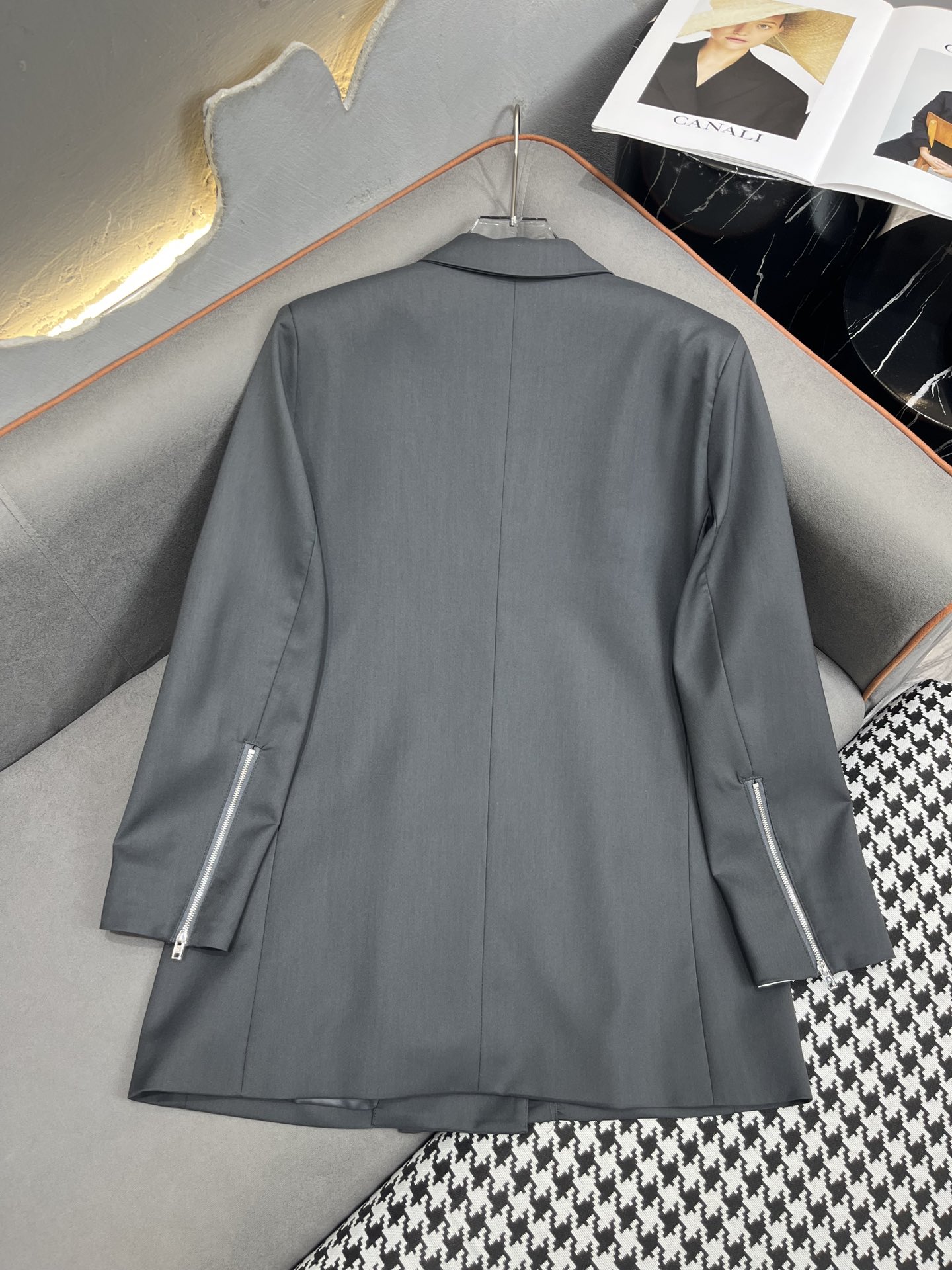 Lexaner Wang 24SS Single-Faced Female Suit: Fashionable, Lettered, Two-Colored SML Packaging - 图片 6