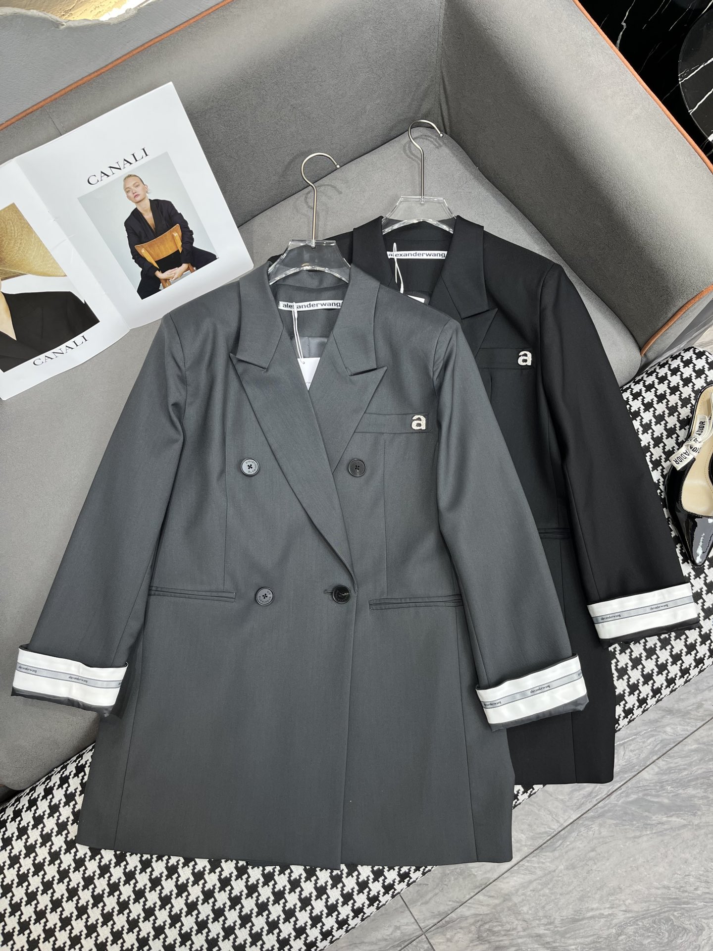Lexaner Wang 24SS Single-Faced Female Suit: Fashionable, Lettered, Two-Colored SML Packaging - 图片 8