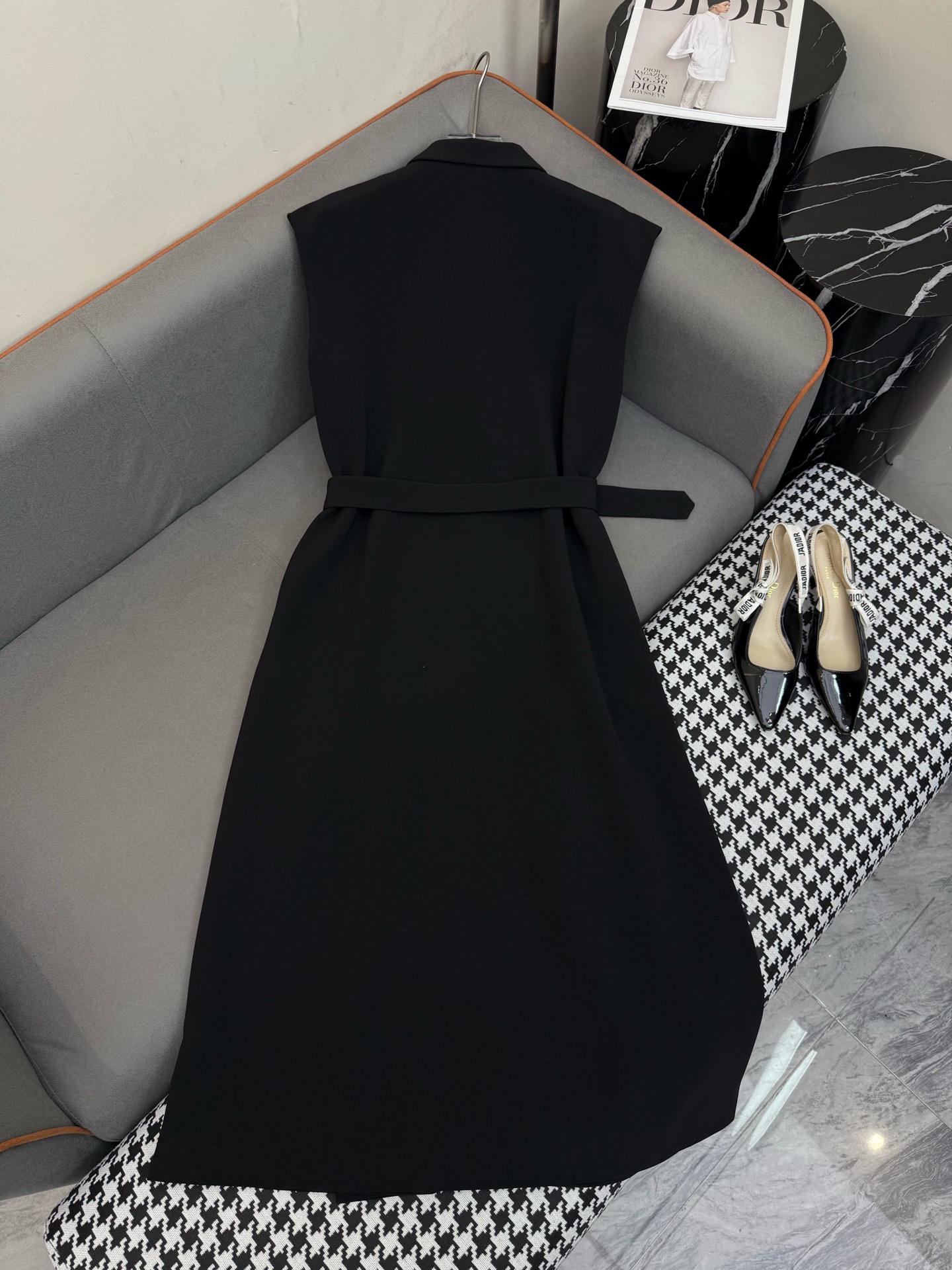 Fashionable Hard-core Female Suit with Dress-Style Single-Button Design and College Belt - 图片 6