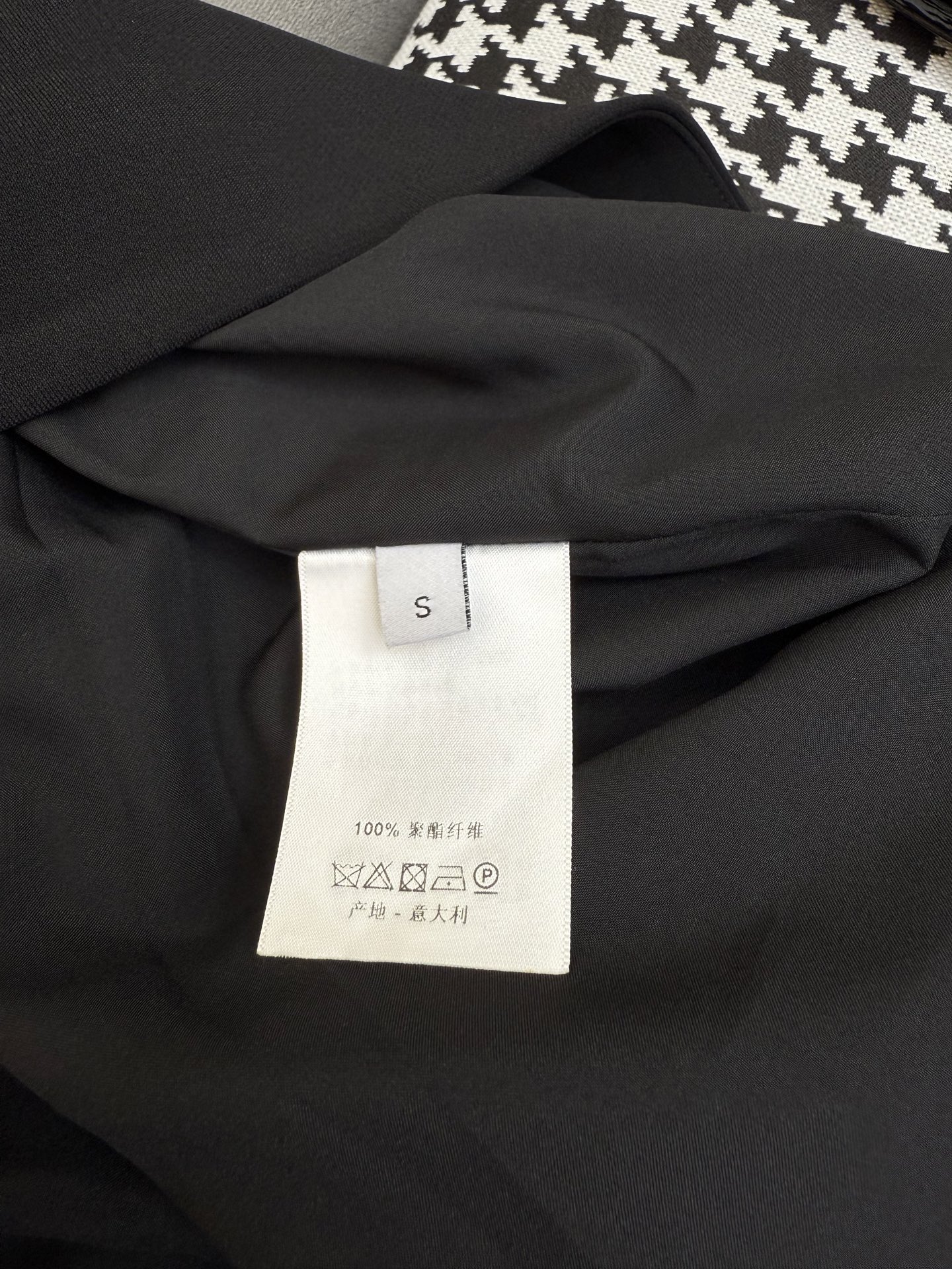 Fashionable Hard-core Female Suit with Dress-Style Single-Button Design and College Belt - 图片 7