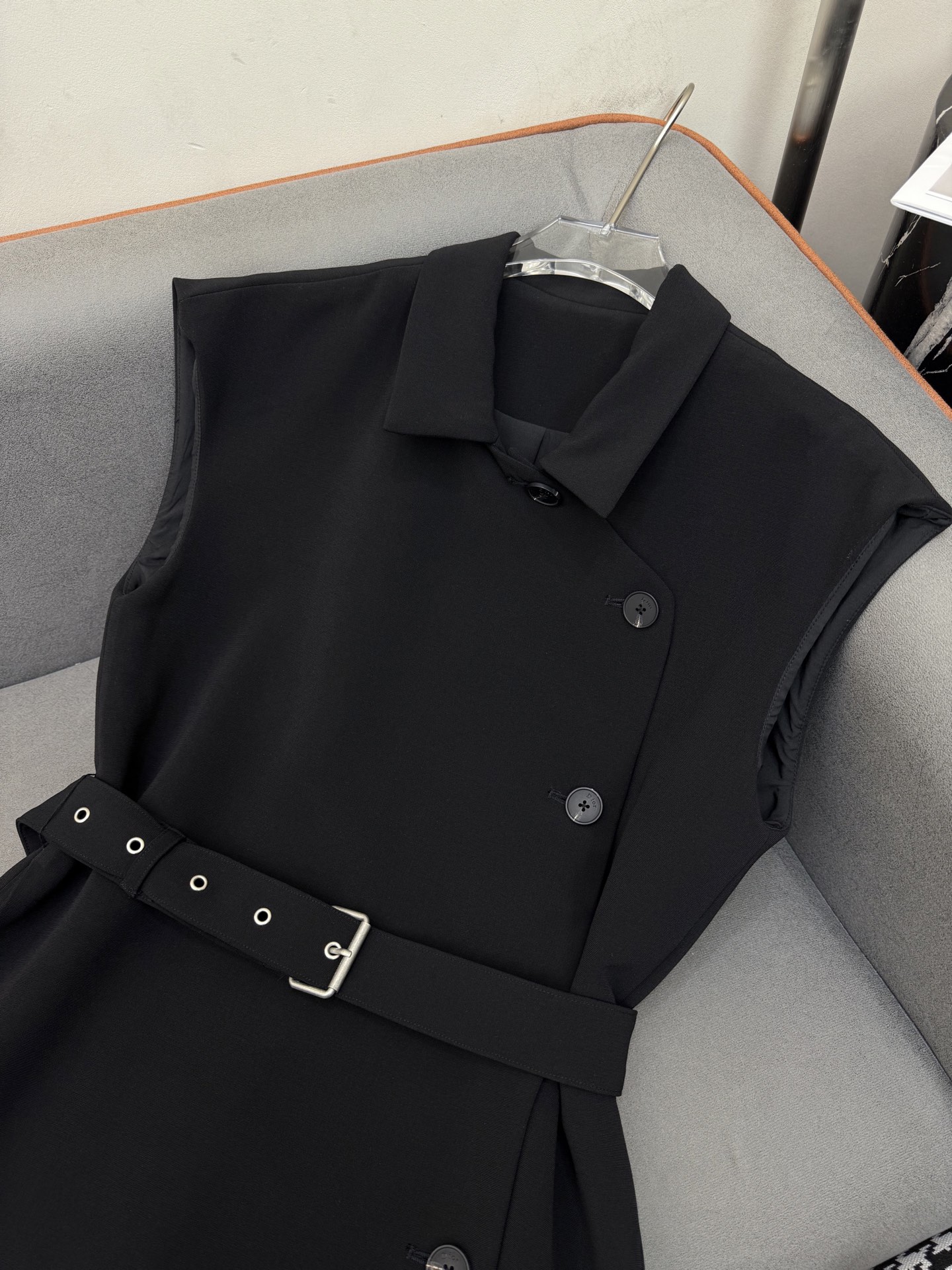 Fashionable Hard-core Female Suit with Dress-Style Single-Button Design and College Belt - 图片 2