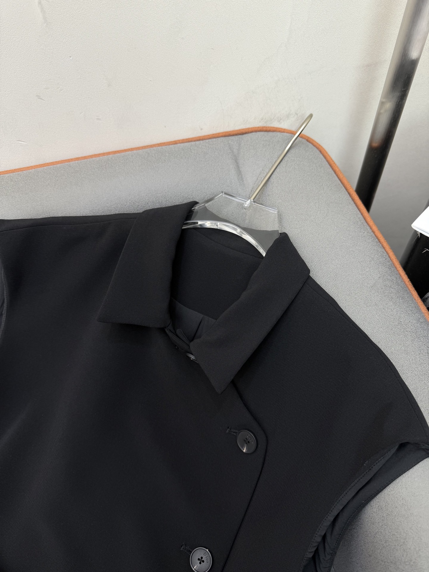 Fashionable Hard-core Female Suit with Dress-Style Single-Button Design and College Belt - 图片 3