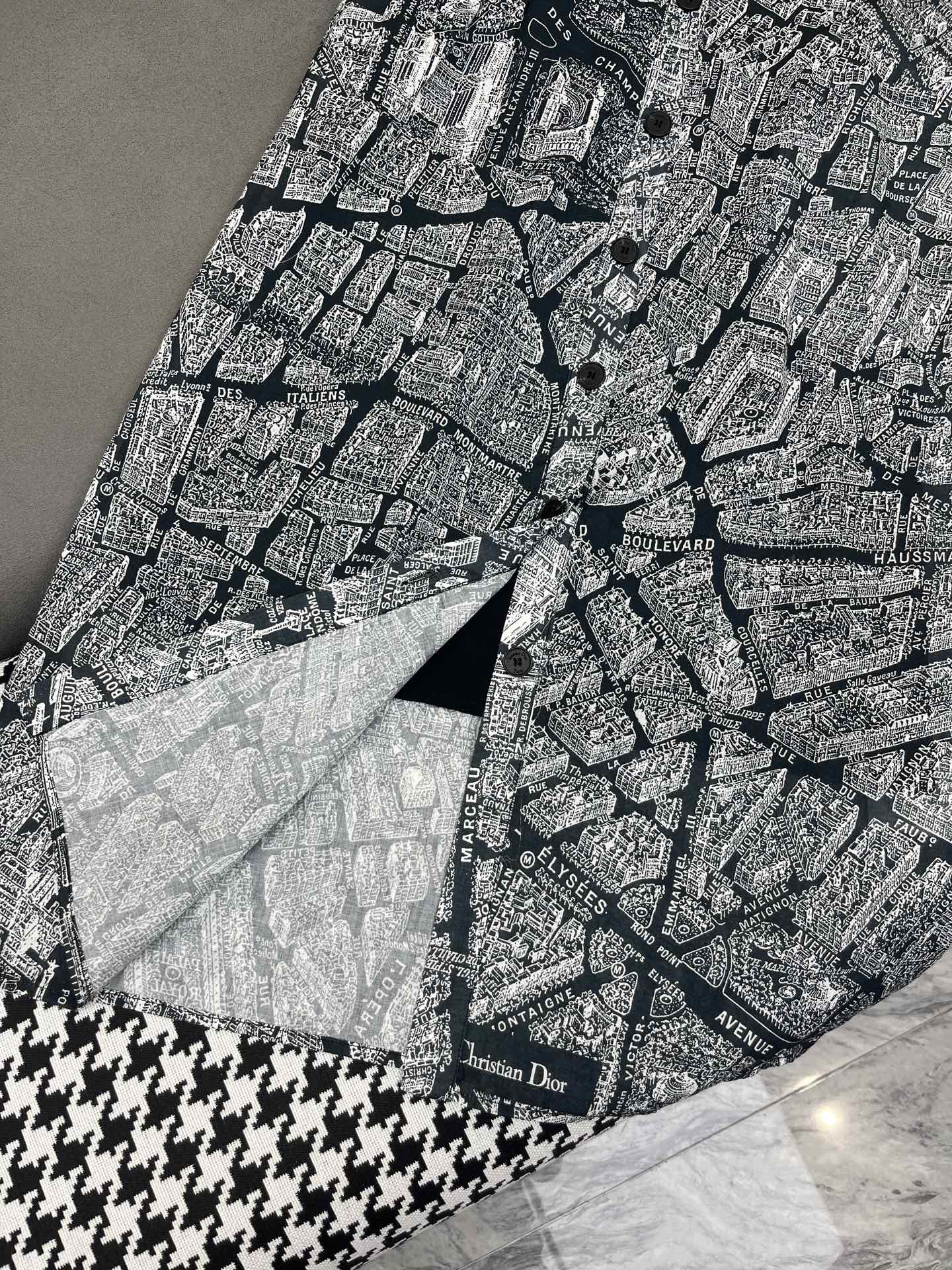 Stylish Single-Size Female Suit with Dio* Fly-Cuff Skirts and Paris Map Pattern. - 图片 5