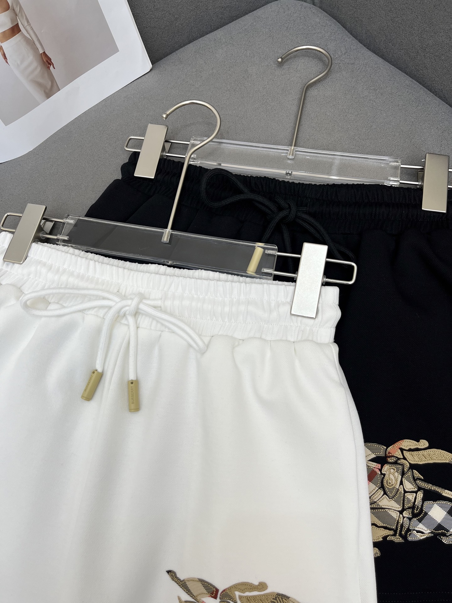 P483 Original Tweeted Woman with new Burberr*/25SS shorts / styling embroidery/recreational atmosphere / 2 colours 3x SML - 图片 2
