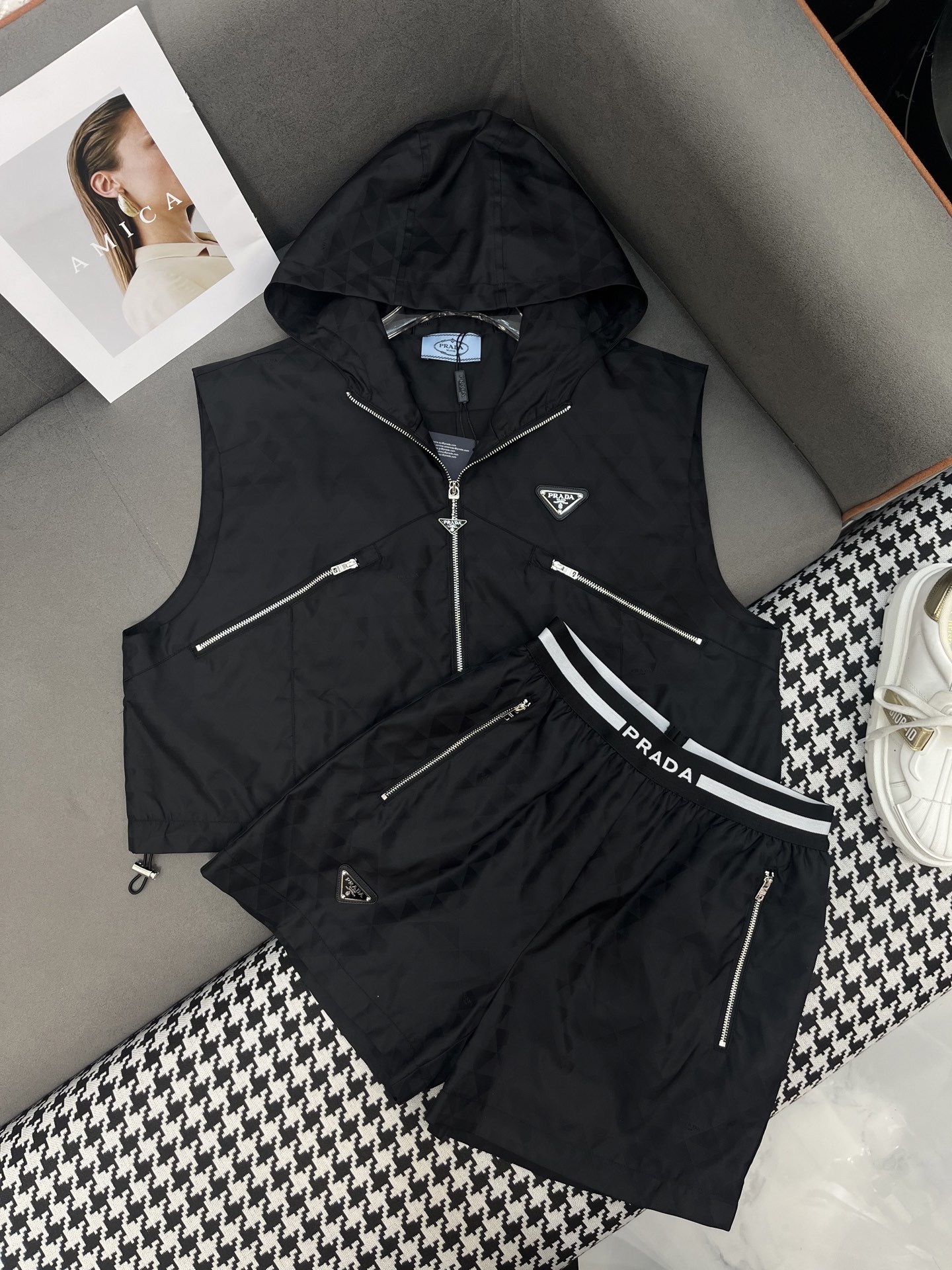 Women's Sleeveless Hoodie and Shorts Set with Triangle Pattern - S, M, L 7 i1749209962072 7396 0 5