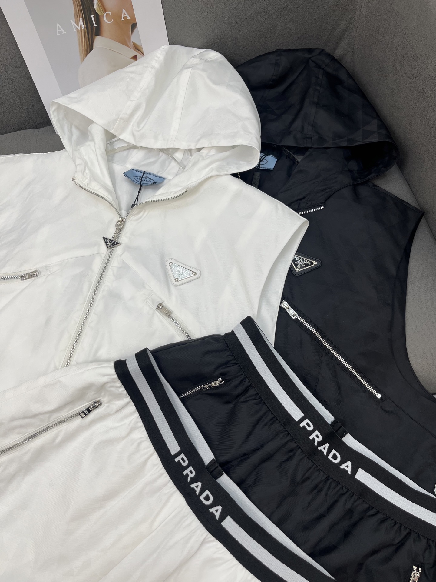 Women's Sleeveless Hoodie and Shorts Set with Triangle Pattern - S, M, L 3 i1749209962918 407 0 1