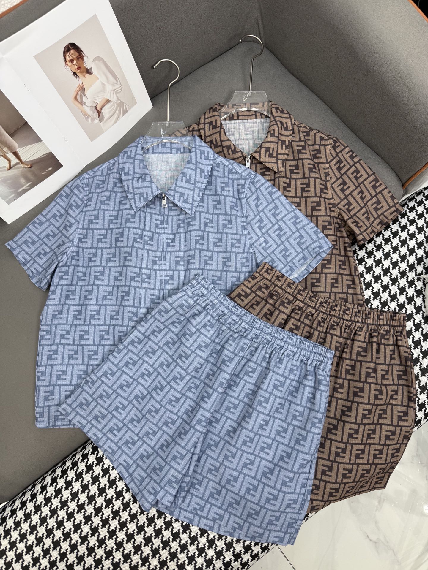 New Fend*/25SS Women’s Suit: Hardcore Style with Letter-Printed Fabric and Fashion Details - 图片 7