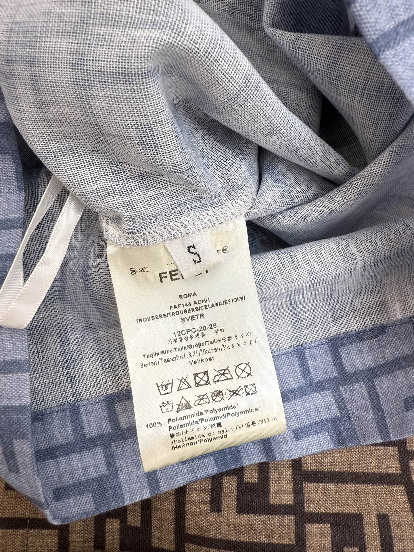 New Fend*/25SS Women’s Suit: Hardcore Style with Letter-Printed Fabric and Fashion Details - 图片 8