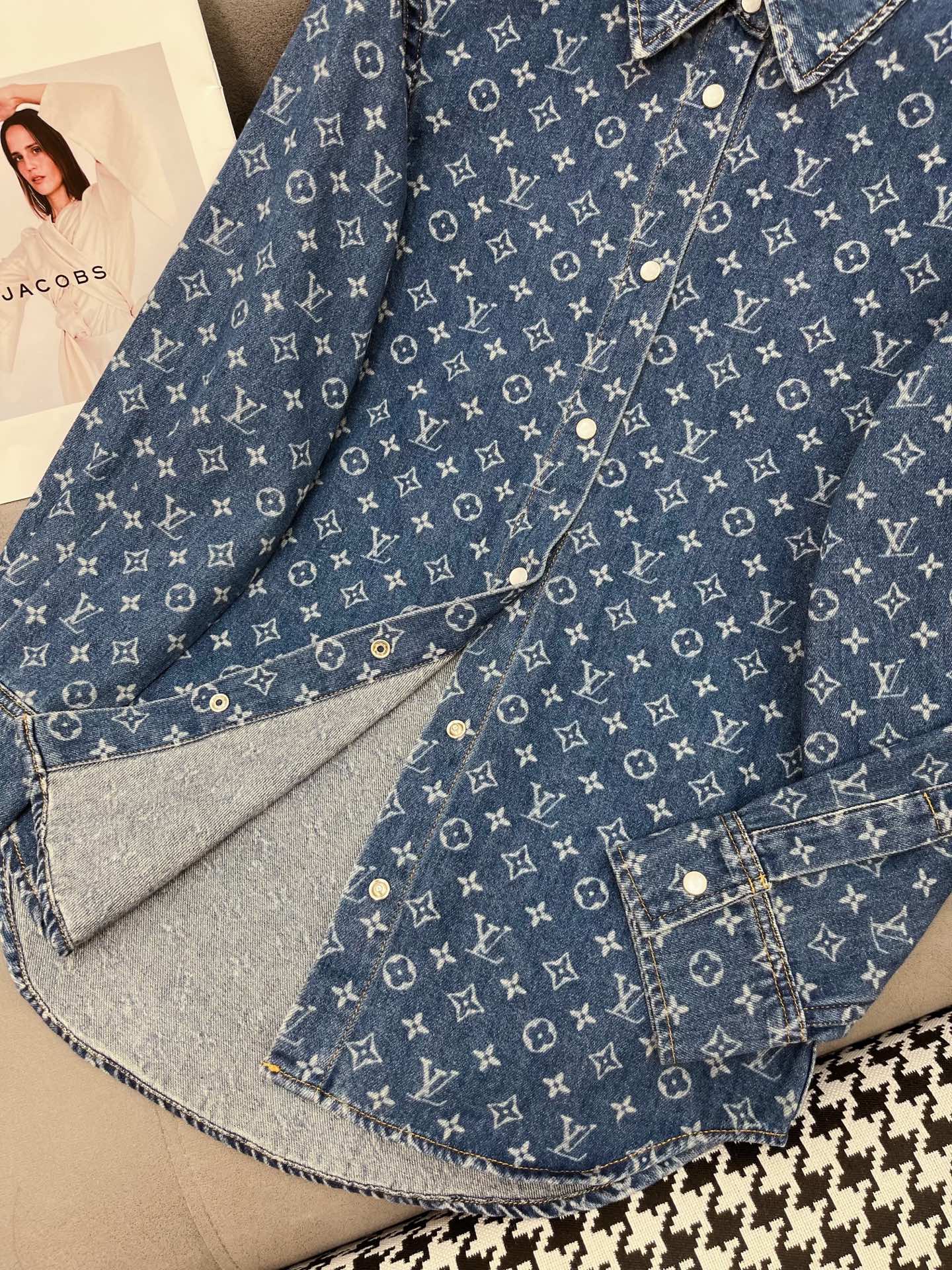 Louis Vuitton Women's Longline Denim Jacquard Shirt Jacket - Classic Fit 5 i1751211527839 2921 0 3