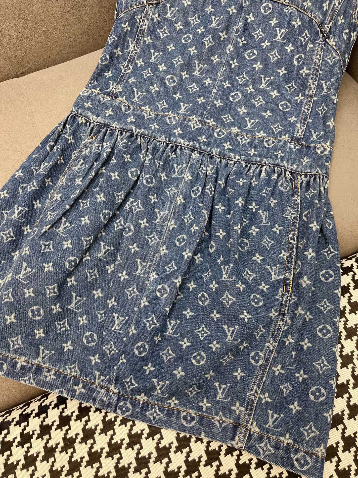 Louis Vuitton Sleeveless Denim Jacquard Dress - Elegant & Stylish 5 i1751212100443 7512 0 3