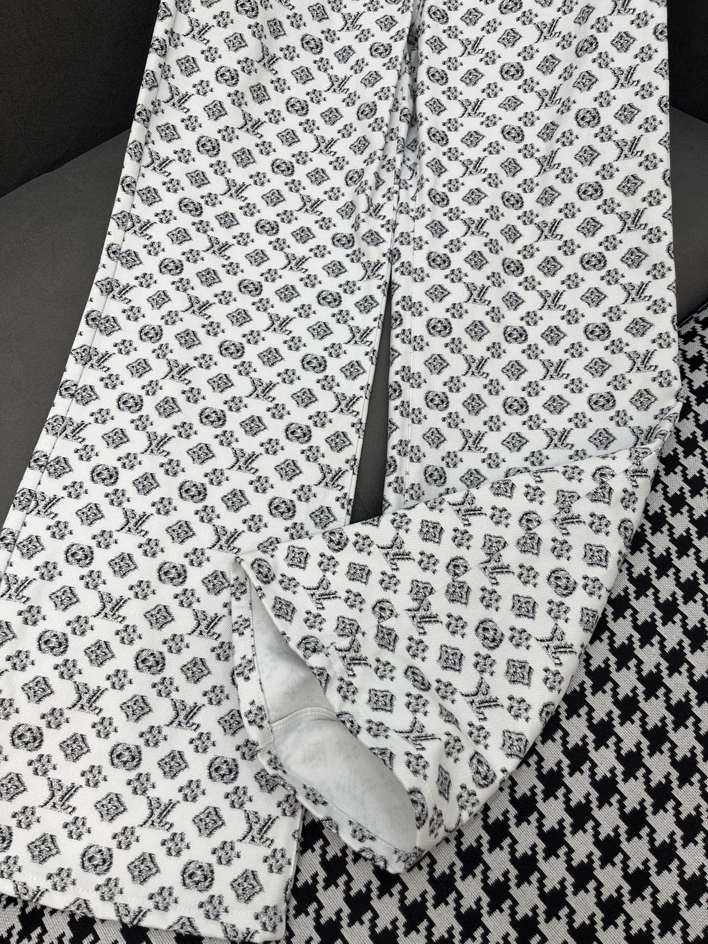 Louis Vuitton Women's Wide-Leg Jeans - Monogram Print, Iron Detail - Elegant & Chic 5 i1751212219023 2037 0 3