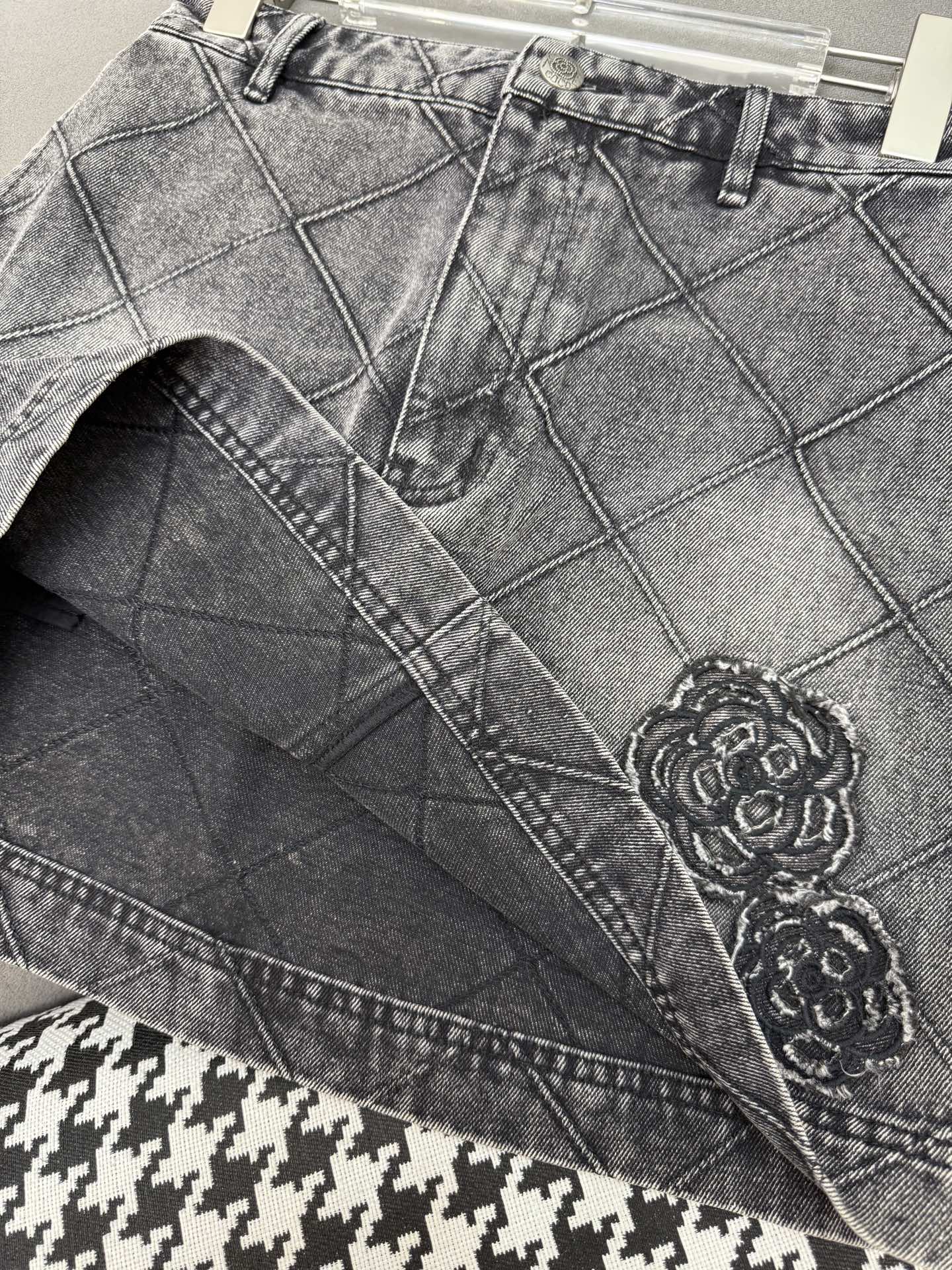 Chanel 25SS Denim Skirt - Classic Style, Rhombus Pattern, Three Sizes 6 i1751372851903 3136 0 4