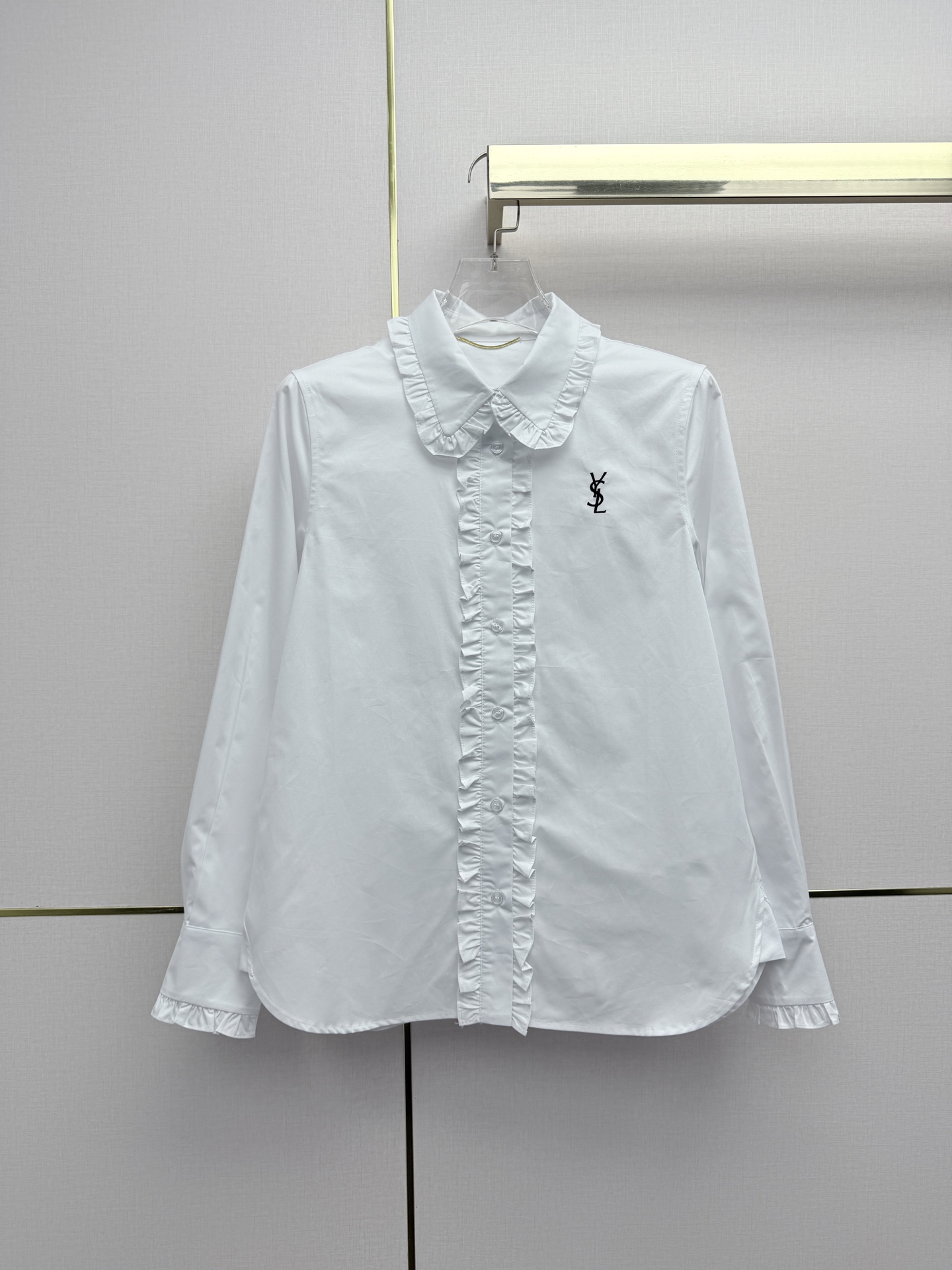 NO:723608,Saint Lauren*t/26SS new spring style long-sleeved shirt with earrings/YSL letter embroidery decoration/normal version/make it fine/two colors and three codes SMLB808, Saint Laurent-clothing, saint laurent, saint laurent, saint laurent, shirts,19860909Saint Lauren*t/26SS新款春款木耳边长袖衬衫/YSL字母绣花装饰/正常版型/做个精细/两色三码SMLB808,圣罗兰-服装,saint laurent,saint laurent,saint laurent,shirts,,Women's clothing