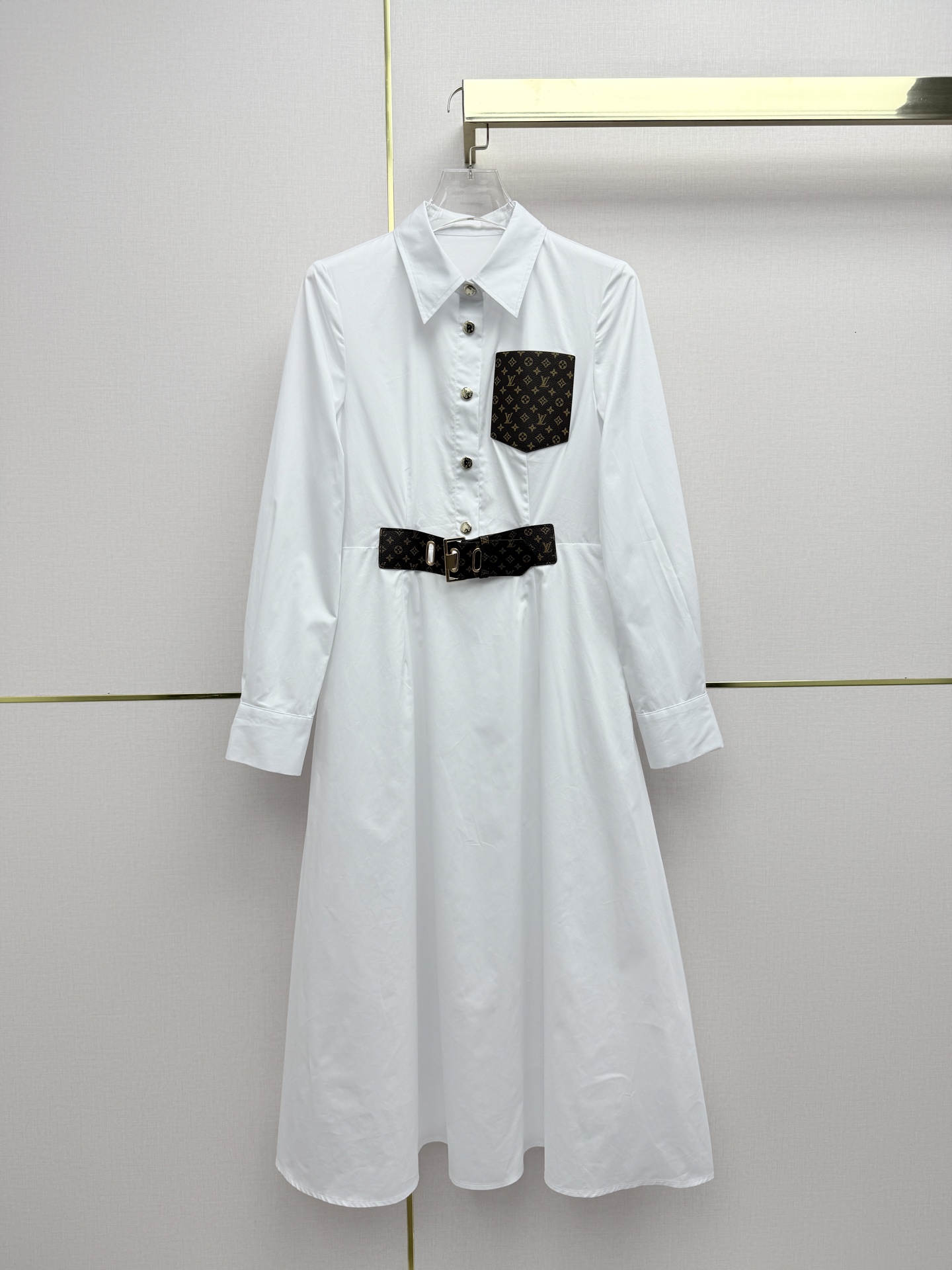NO:723557,Louis Vuitto*/26SS early spring new style lapel shirt dress/presbyopia leather pocket leather waist button decoration/high quality/two colors and three codes SMLB808, Louis Vuitton-clothing, louis vuitton, louis vuitton, skirts, shirts,19860909Louis Vuitto*/26SS早春新款翻领衬衫连衣裙/老花皮口袋皮腰扣装饰/高品质/两色三码SMLB808,路易威登-服装,louis vuitton,louis vuitton,skirts,shirts,,Women's clothing