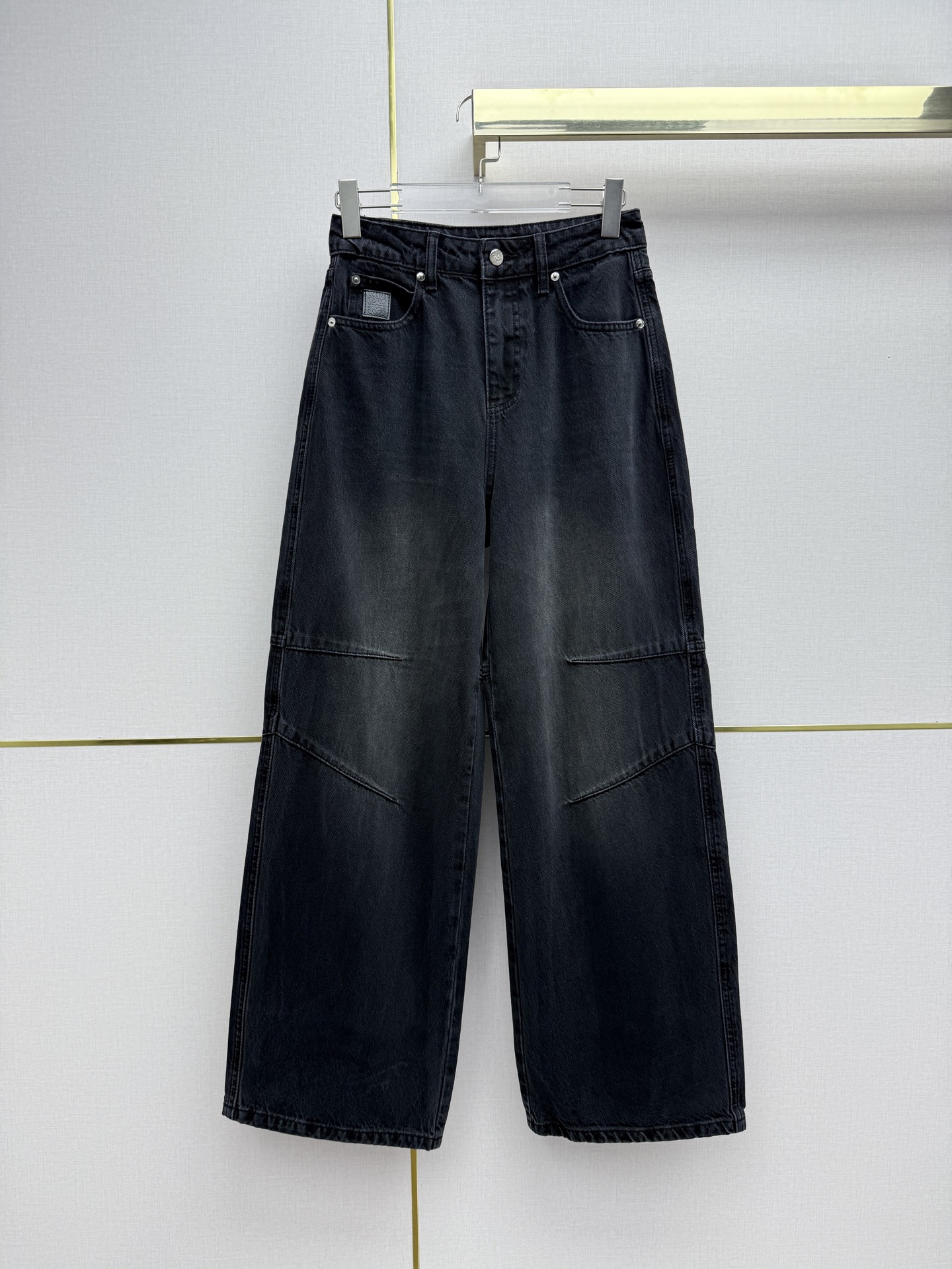 NO:723479,Loew*/26SS new denim wide-leg pants/letter logo embroidery decoration/gradient color washing process/versatile item/blue smoke black/two colors and five codes 26-27-28-29-30/B808, Loewe-clothing, loewe, loewe,19860909Loew*/26SS新款牛仔阔腿裤/字母Logo绣花装饰/渐变色洗水工艺/百搭单品/蓝色烟黑色/两色五码26-27-28-29-30/B808,罗意威-服装,loewe,loewe,,Women's clothing