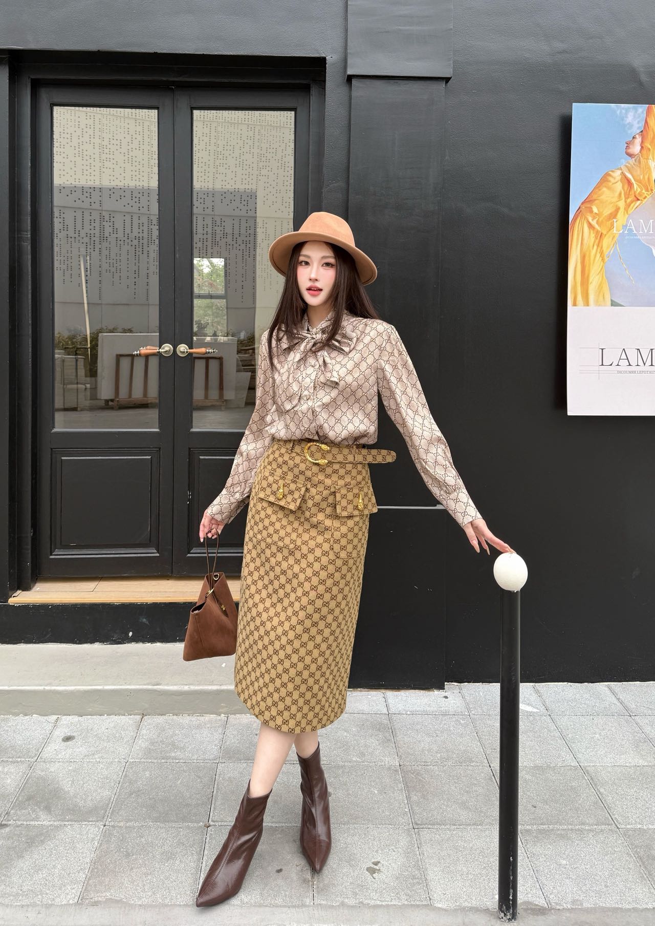 NO:776829,The highest version on the market, the girl inspects the goods, trims the three marks on the threads, pictures the goods and takes videos. If you want quality or service, please add me on WeChat. We will not accept urgent orders. Model No. D26032814  GUCC* The latest version of the highest version on the market, the girl inspects the goods, trims the three marks on the threads, pictures of the goods and takes a video. If you want quality and service, add me on WeChat. We do not accept urgent orders. Customized classic GG letter logo jacquard fabric, golden screw decorated flap pockets. High waist slimming and mid-length. The girl of the highest version on the market inspects the goods, trims the three marks on the threads, pictures of the goods and takes a video. If you want quality and service, add me on WeChat. We do not accept urgent orders. Model skirt belt!  (M size waist 68, skirt length 71), Gucci-clothing, gucci, gucci, skirts,19860909市面最高版本小妹验货、修剪线头上三标、货可图及拍视频,要品质要服务的加我微信,不接急单.款号D26032814 GUCC*新市面最高版本小妹验货、修剪线头上三标、货可图及拍视频,要品质要服务的加我微信,不接急单.款定制经典GG字母logo提花面料、金色螺钉装饰翻盖口袋高腰显瘦中长市面最高版本小妹验货、修剪线头上三标、货可图及拍视频,要品质要服务的加我微信,不接急单.款半身裙腰带！（M码腰围68,裙长71）,古驰-服装,gucci,gucci,skirts,,Women's clothing