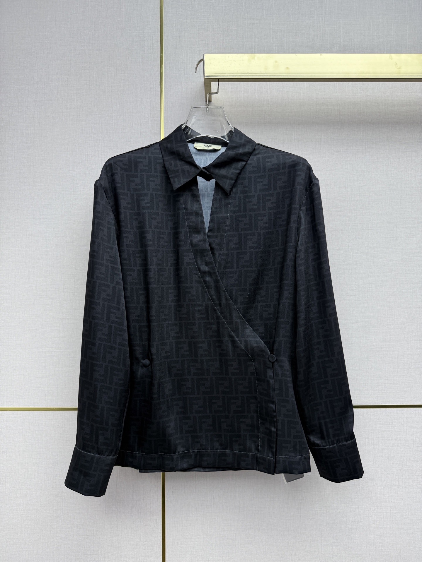 NO:723688,Fend*/26SS new long-sleeved shirt/double F printed fabric/natural drape/two colors and three codes SMLB808, Fendi-clothing, fendi, fendi, shirts,19860909Fend*/26SS新款长袖衬衫/双F印花面料/垂坠自然/两色三码SMLB808,芬迪-服装,fendi,fendi,shirts,,Women's clothing