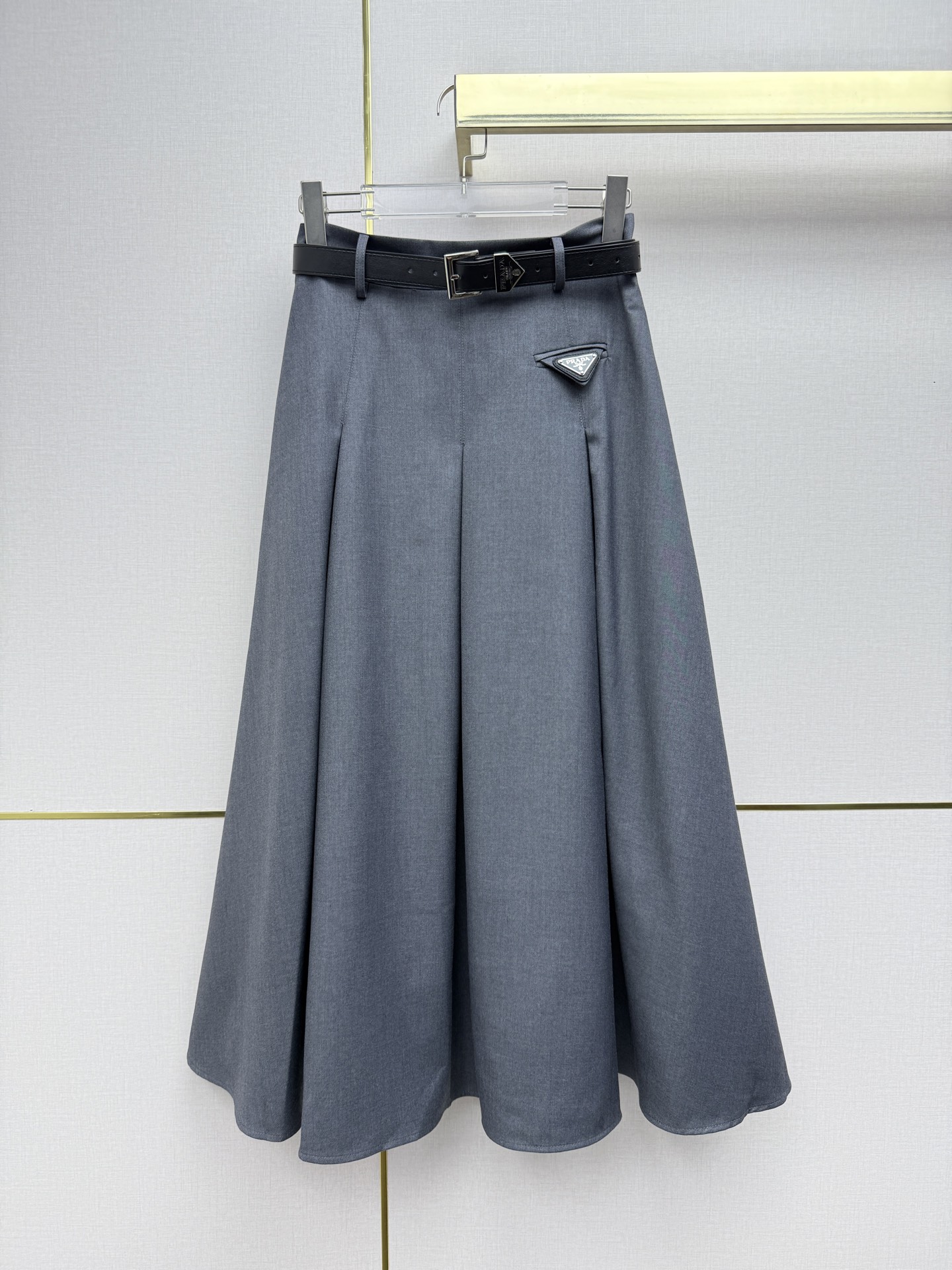 NO:723654,Prad*/26SS new skirt/inner I-pleat A hem pattern/classic triangle logo decoration/matching belt/universal style/two colors and three codes SMLB808, Prada-clothing, prada, prada, skirts,19860909Prad*/26SS新款半身裙/内工字褶A摆版型/经典三角标装饰/搭配腰带/百搭款/两色三码SMLB808,普拉达-服装,prada,prada,skirts,,Women's clothing