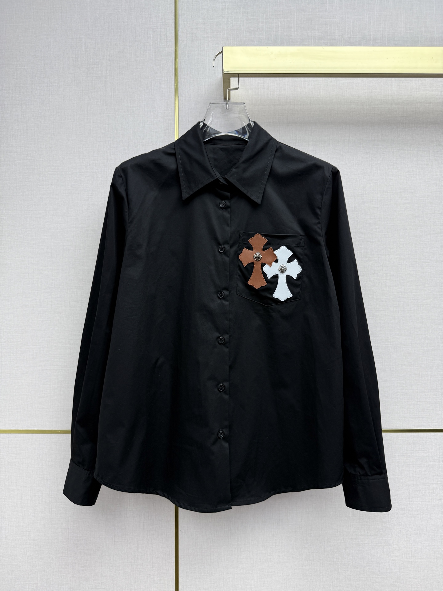 NO:723576,Chrome heart*/26SS new long-sleeved shirt/brown and white cross leather brand decoration/a street-feeling personalized item/two colors and three codes SMLB808, Chrome heart-clothing, chrome hearts, chrome hearts, shirts,19860909Chrome heart*/26SS新款长袖衬衫/棕白十字架皮牌装饰/街头感十足的个性单品/两色三码SMLB808,克罗心-服装,chrome hearts,chrome hearts,shirts,,Women's clothing