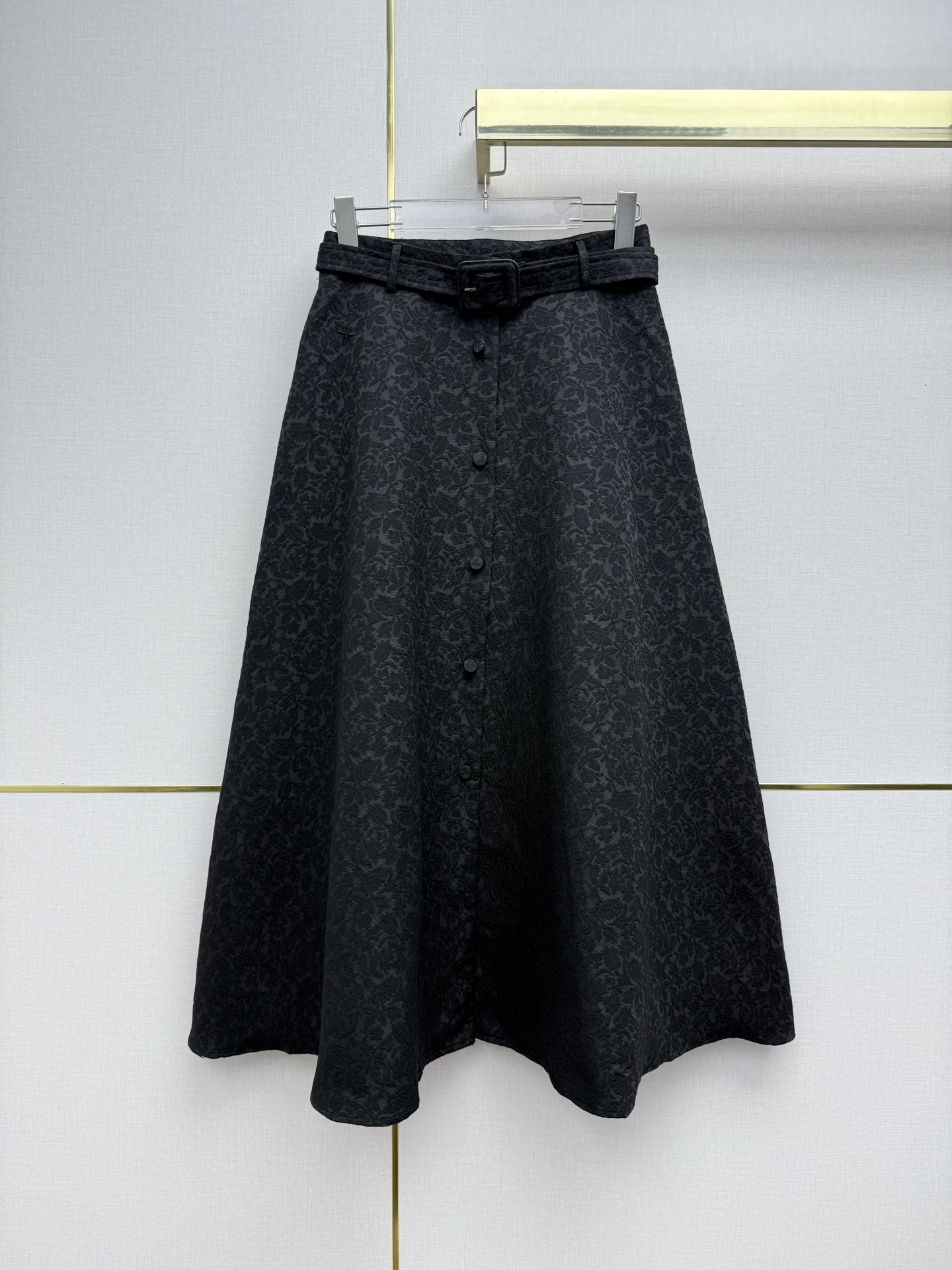 NO:723468,Dio*/26SS new style skirt/single-breasted version/jacquard fabric, little bee embroidery decoration/matching belt/temperament style/two colors and three codes SMLB808, Dior-clothing, dior, dior, skirts,19860909Dio*/26SS新款半身裙/单排扣版型/提花面料,小蜜蜂刺绣装饰/搭配腰带/气质款/两色三码SMLB808,迪奥-服装,dior,dior,skirts,,Women's clothing