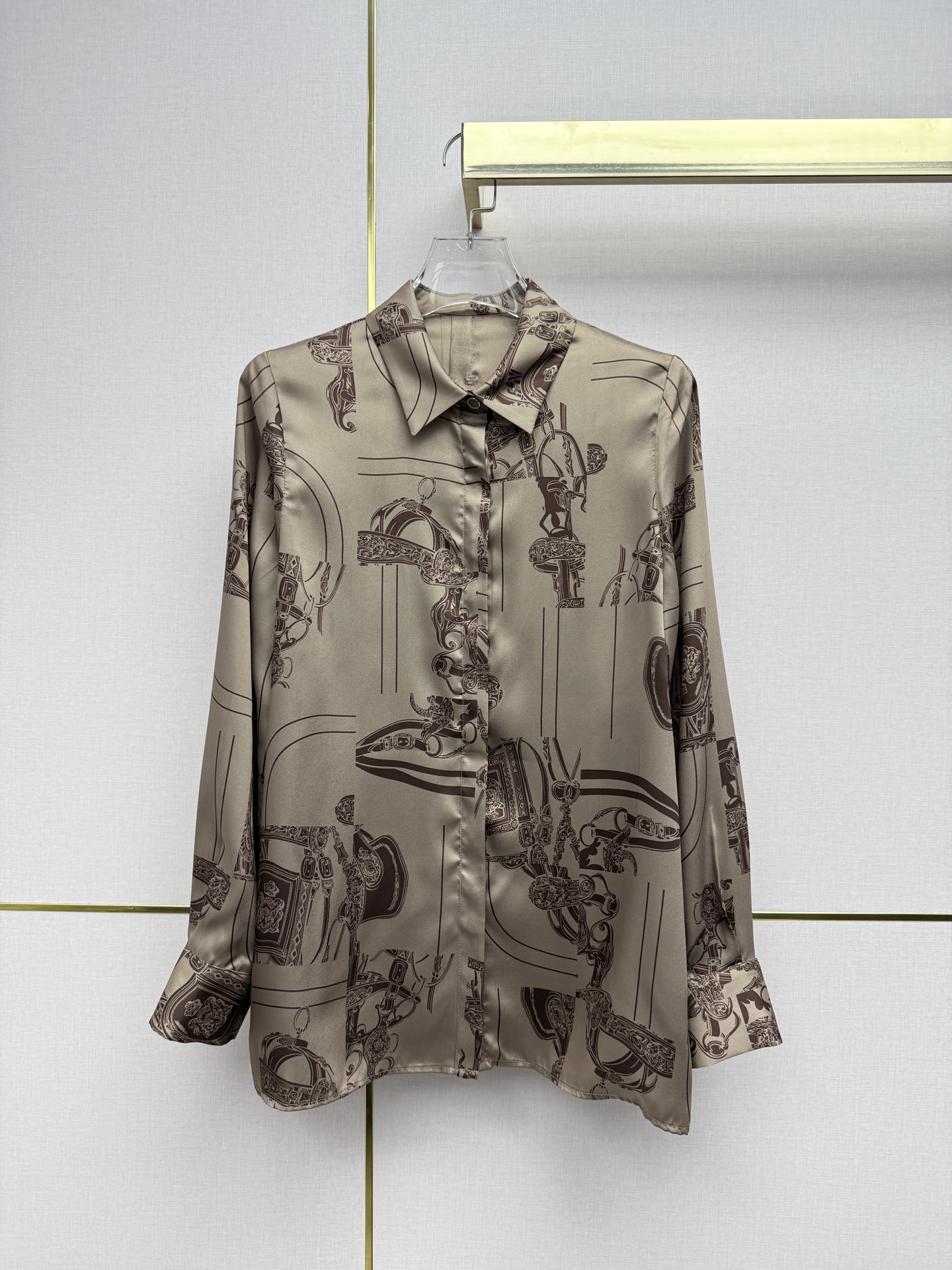 NO:723653,Herme*/26SS new silk long-sleeved shirt/pattern print decoration/loose fit/high quality/single color four sizes SMLXLB808, Hermes - clothing, hermes, hermes, shirts, real silk,19860909Herme*/26SS新款真丝长袖衬衫/图案印花装饰/宽松版型/高品质/单色四码SMLXLB808,爱马仕-服装,hermes,hermes,shirts,real silk,,Women's clothing