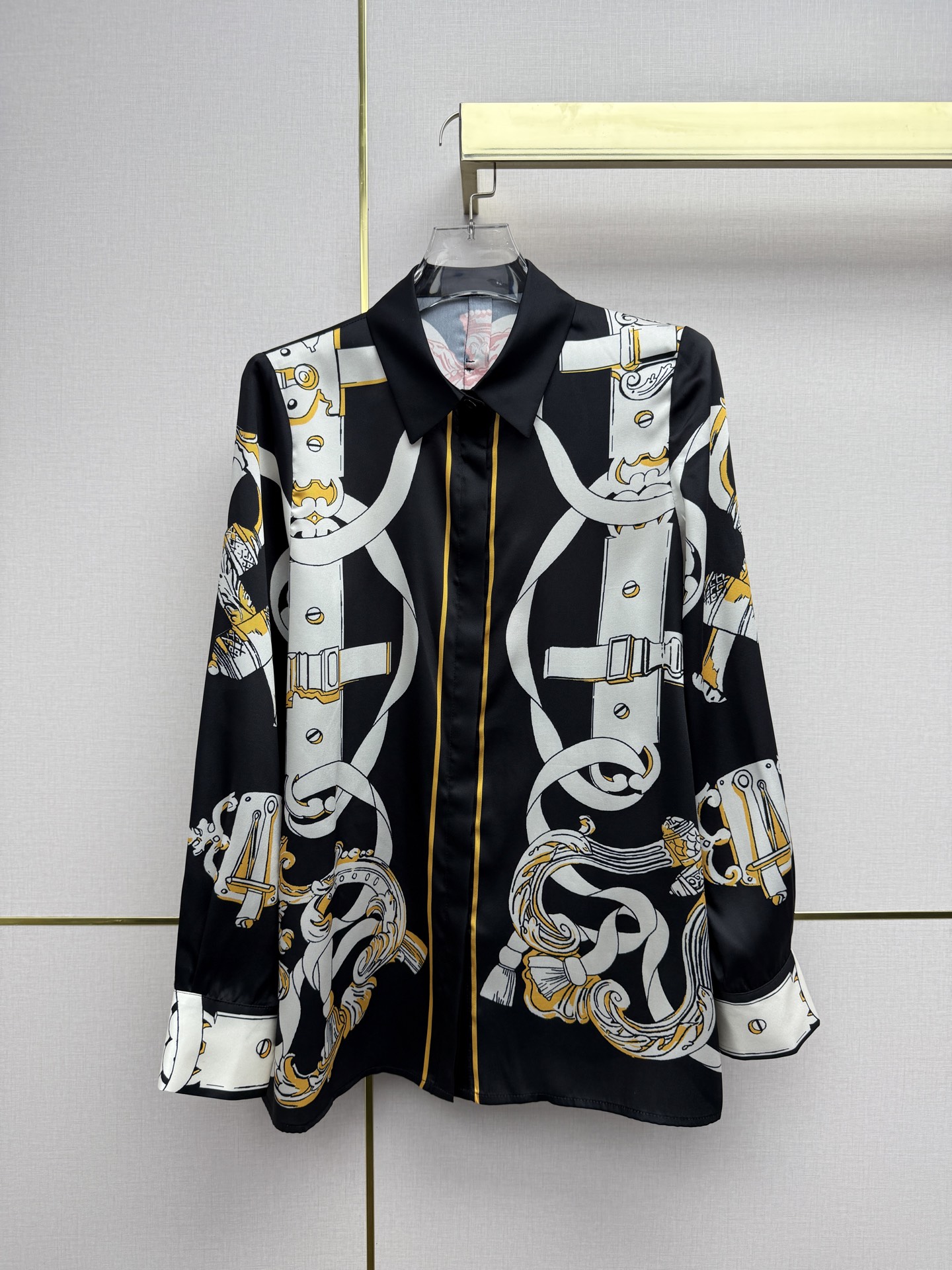 NO:723687,Herme*/26SS new silk long-sleeved shirt/pattern print decoration/loose fit/high quality/two colors and four sizes SMLXLB808, Hermes - clothing, hermes, hermes, shirts, real silk,19860909Herme*/26SS新款真丝长袖衬衫/图案印花装饰/宽松版型/高品质/两色四码SMLXLB808,爱马仕-服装,hermes,hermes,shirts,real silk,,Women's clothing