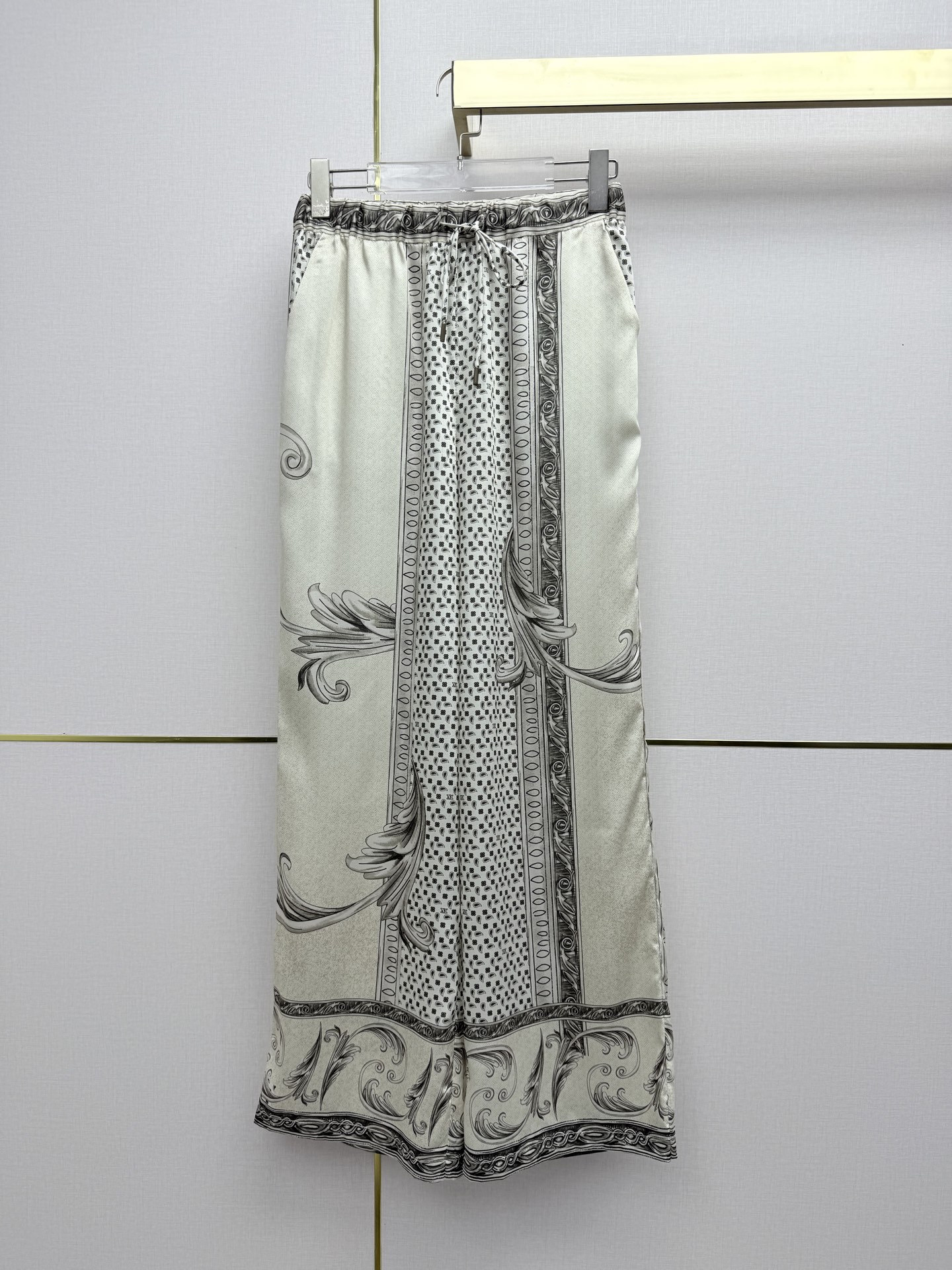NO:723697,MaxMar*/26SS New Silk Wide Leg Pants/Pattern Print Decoration/Elastic Waistband/High Quality/Single Color Four Sizes SMLXLB808, MaxMara-Clothing, real silk,19860909MaxMar*/26SS新款真丝阔腿裤/图案印花装饰/橡筋腰头/高品质/单色四码SMLXLB808,麦丝玛拉-服装,real silk,,Women's clothing