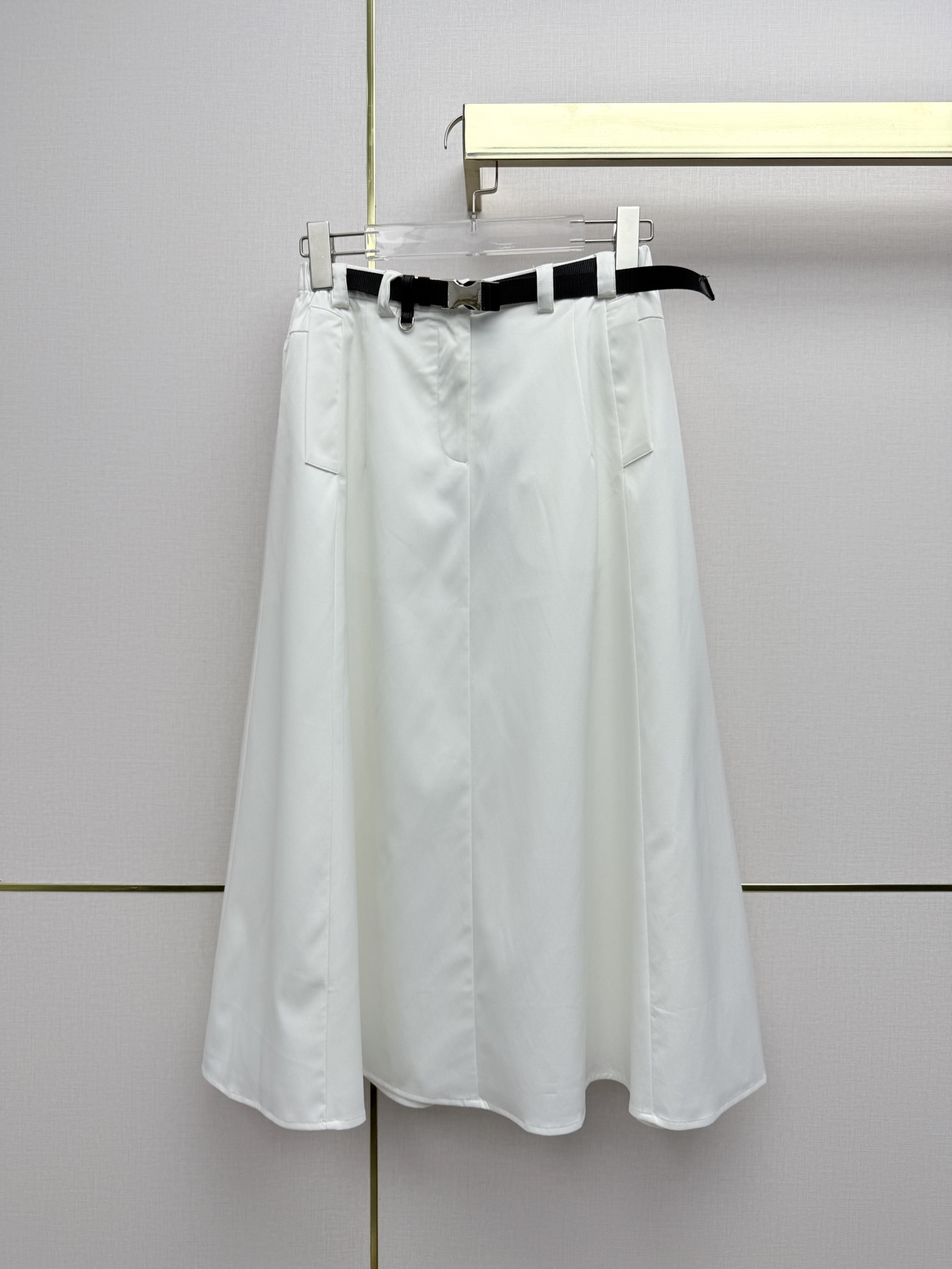 NO:723545,Prad*/26SS new style skirt/letter small logo decoration/large A swing version/work style/matching belt/fashionable and elegant/two colors and three codes SMLB808, Prada-clothing, prada, prada, skirts,19860909Prad*/26SS新款半身裙/字母小徽标装饰/大摆A摆版型/工装风/搭配腰带/时尚大方/两色三码SMLB808,普拉达-服装,prada,prada,skirts,,Women's clothing