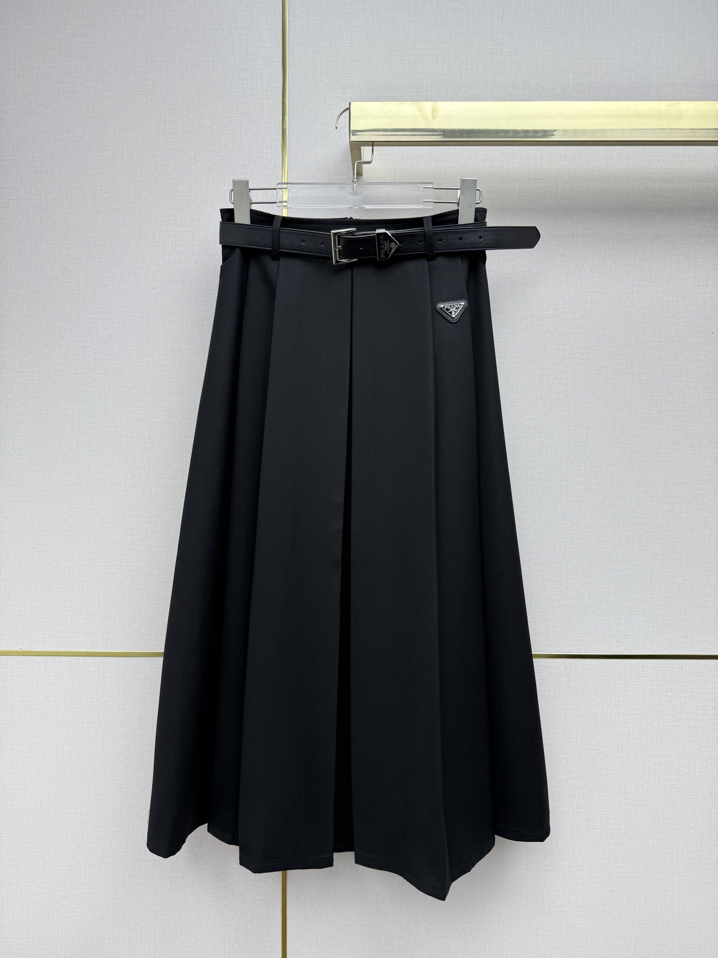 NO:723460,Prad*/26SS new skirt/inner I-pleat A hem pattern/classic triangle logo decoration/matching belt/universal style/two colors and three codes SMLB808, Prada-clothing, prada, prada, skirts,19860909Prad*/26SS新款半身裙/内工字褶A摆版型/经典三角标装饰/搭配腰带/百搭款/两色三码SMLB808,普拉达-服装,prada,prada,skirts,,Women's clothing