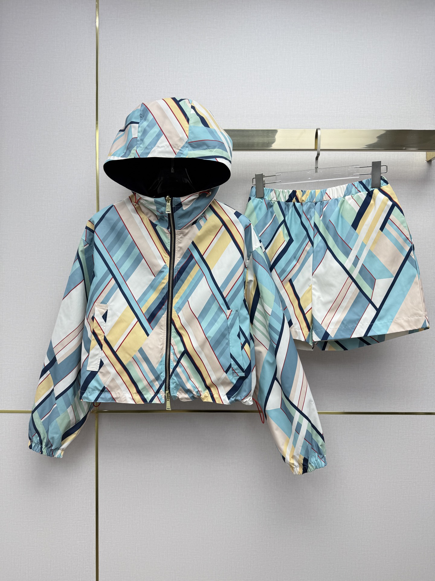 NO:780706,Fend*/26SS new jacket, coat, shorts suit/(reversible)/graphic print decoration/casual style/single color three codes SML, Fendi-clothing, fendi, fendi, loro piana, shorts, jackets & coats, jackets & coats,19860909Fend*/26SS新款夹克外套短裤套装/（双面穿）/图案印花装饰/休闲款/单色三码SML,芬迪-服装,fendi,fendi,loro piana,shorts,jackets & coats,jackets & coats,,Women's clothing