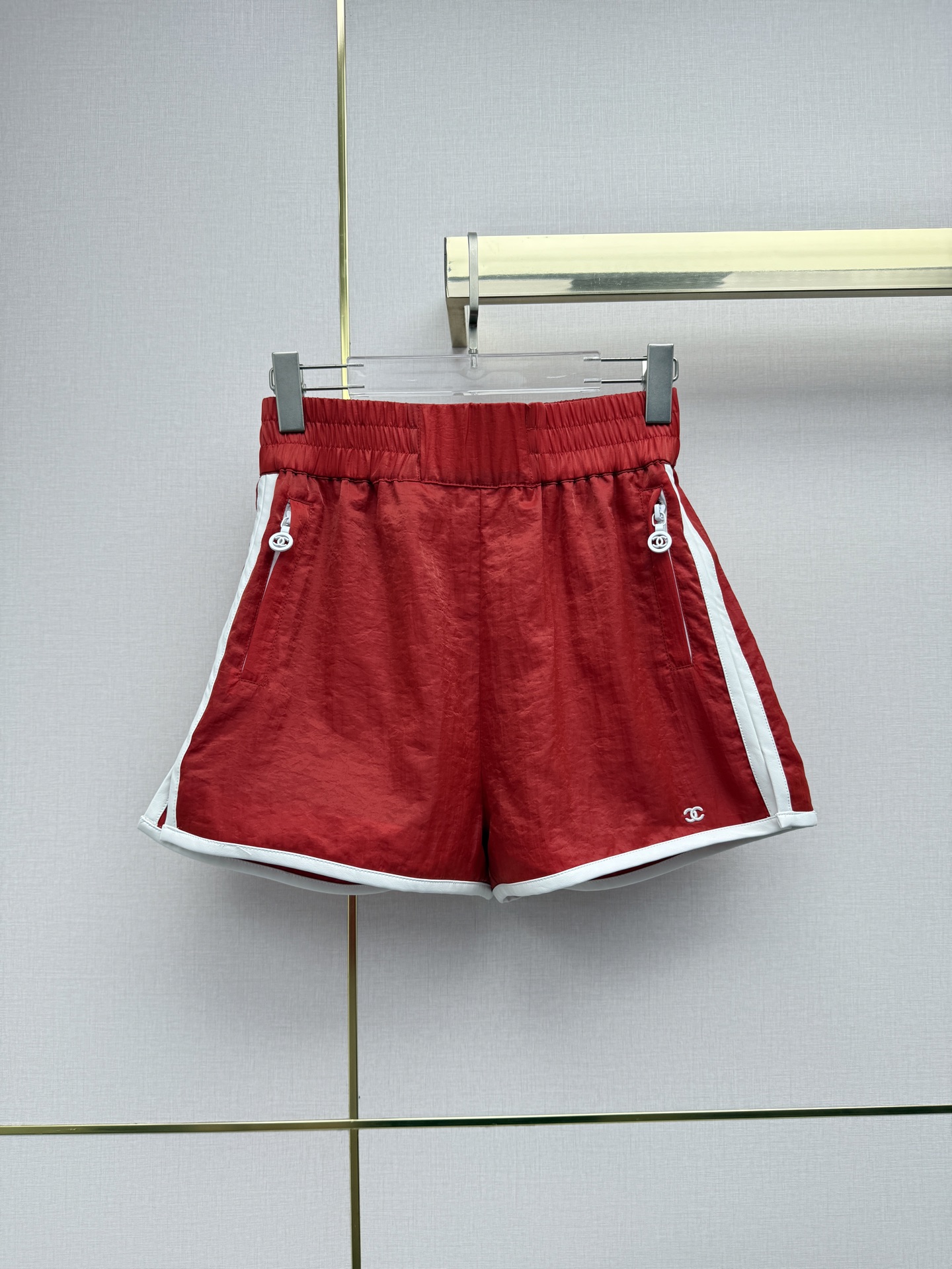 NO:825556,Chane*/26SS new elastic waist shorts/contrast color splicing design/double C embroidery decoration/casual style/super correct fit/two colors and three codes SMLB808, Chanel-clothing, chanel, chanel, shorts,19860909Chane*/26SS新款橡筋腰短裤/撞色拼接设计/双C绣花装饰/休闲款/版型超正/两色三码SMLB808,香奈儿-服装,chanel,chanel,shorts,,Women's clothing