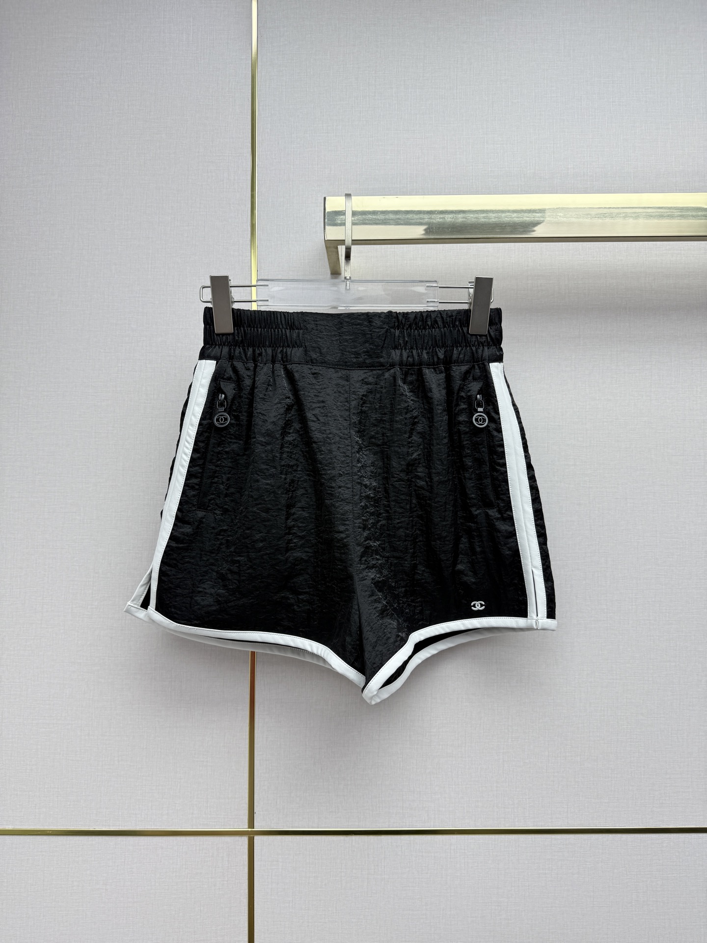 NO:825575,Chane*/26SS new elastic waist shorts/contrast color splicing design/double C embroidery decoration/casual style/super correct fit/two colors and three codes SMLB808, Chanel-clothing, chanel, chanel, shorts,19860909Chane*/26SS新款橡筋腰短裤/撞色拼接设计/双C绣花装饰/休闲款/版型超正/两色三码SMLB808,香奈儿-服装,chanel,chanel,shorts,,Women's clothing