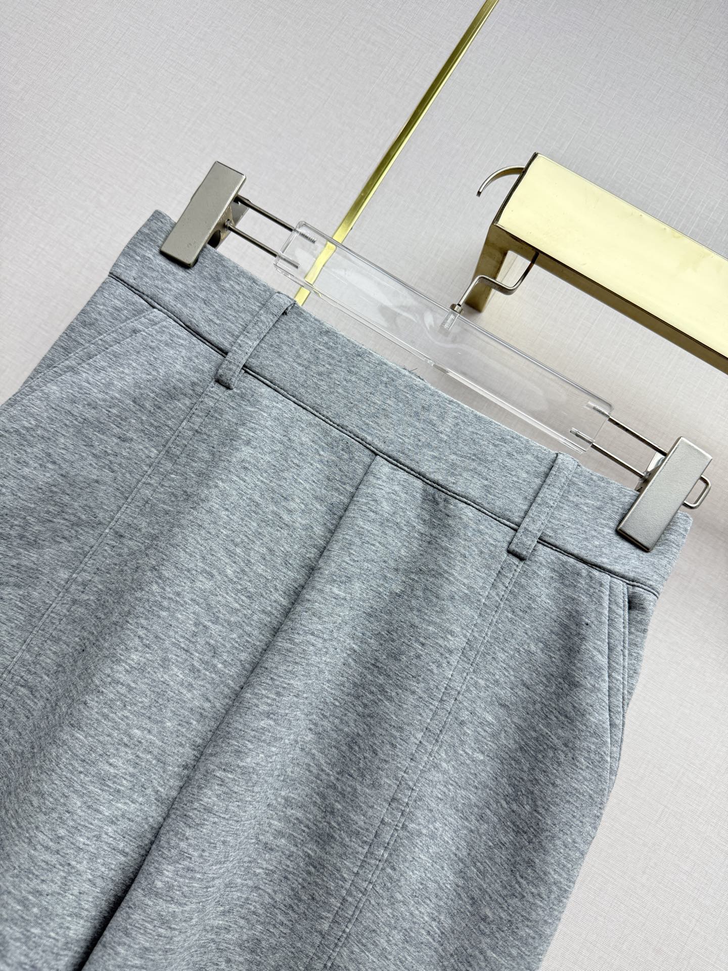 LV Heather Grey Front Seam Knit Casual Shorts