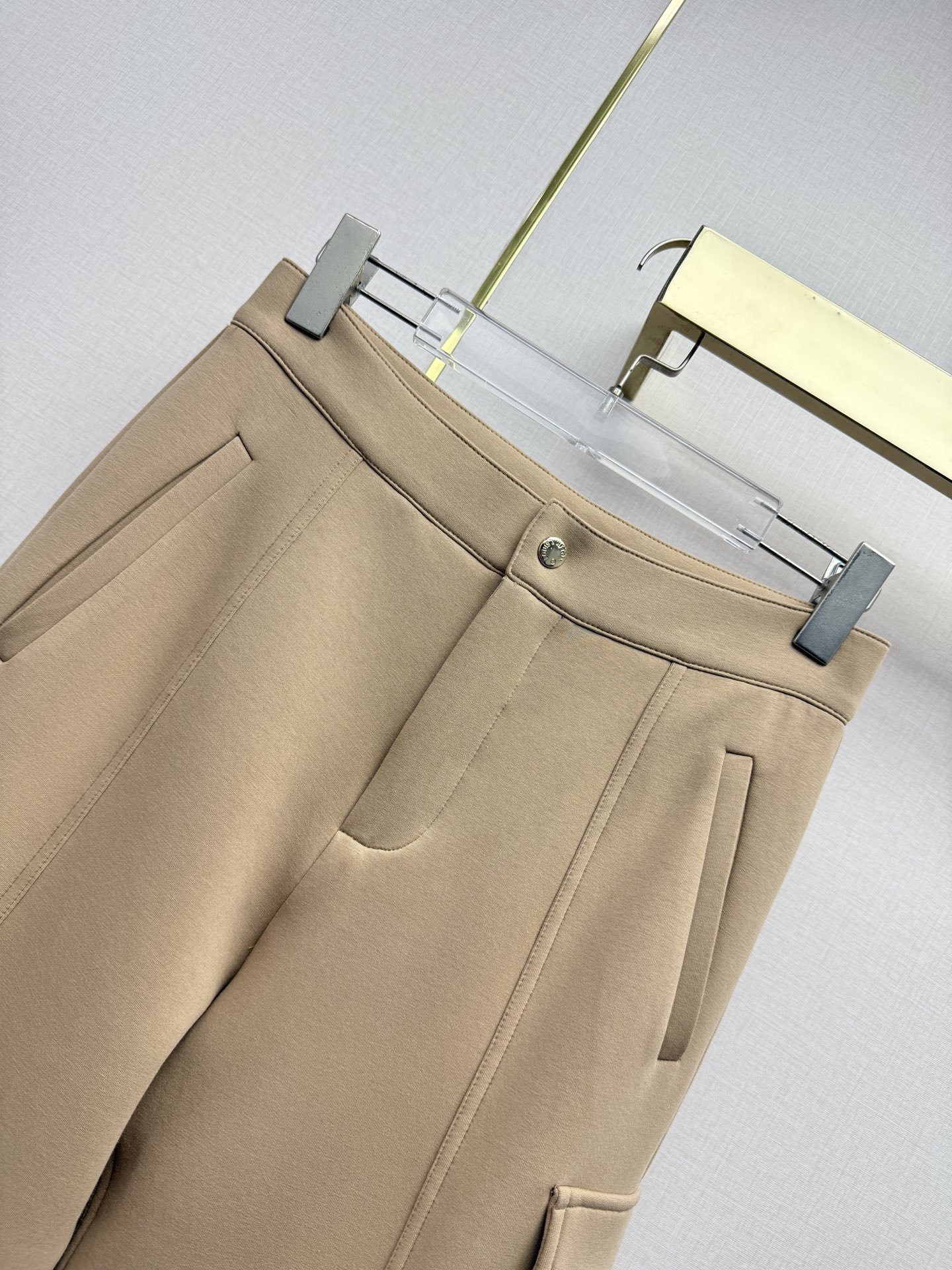 루이비통 카고 와이드 레그 여성 바지 26SS 상세 이미지 4