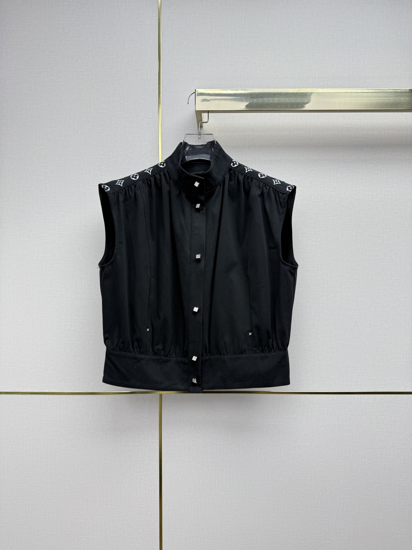 louis vuitton monogram flower sleeveless jacket