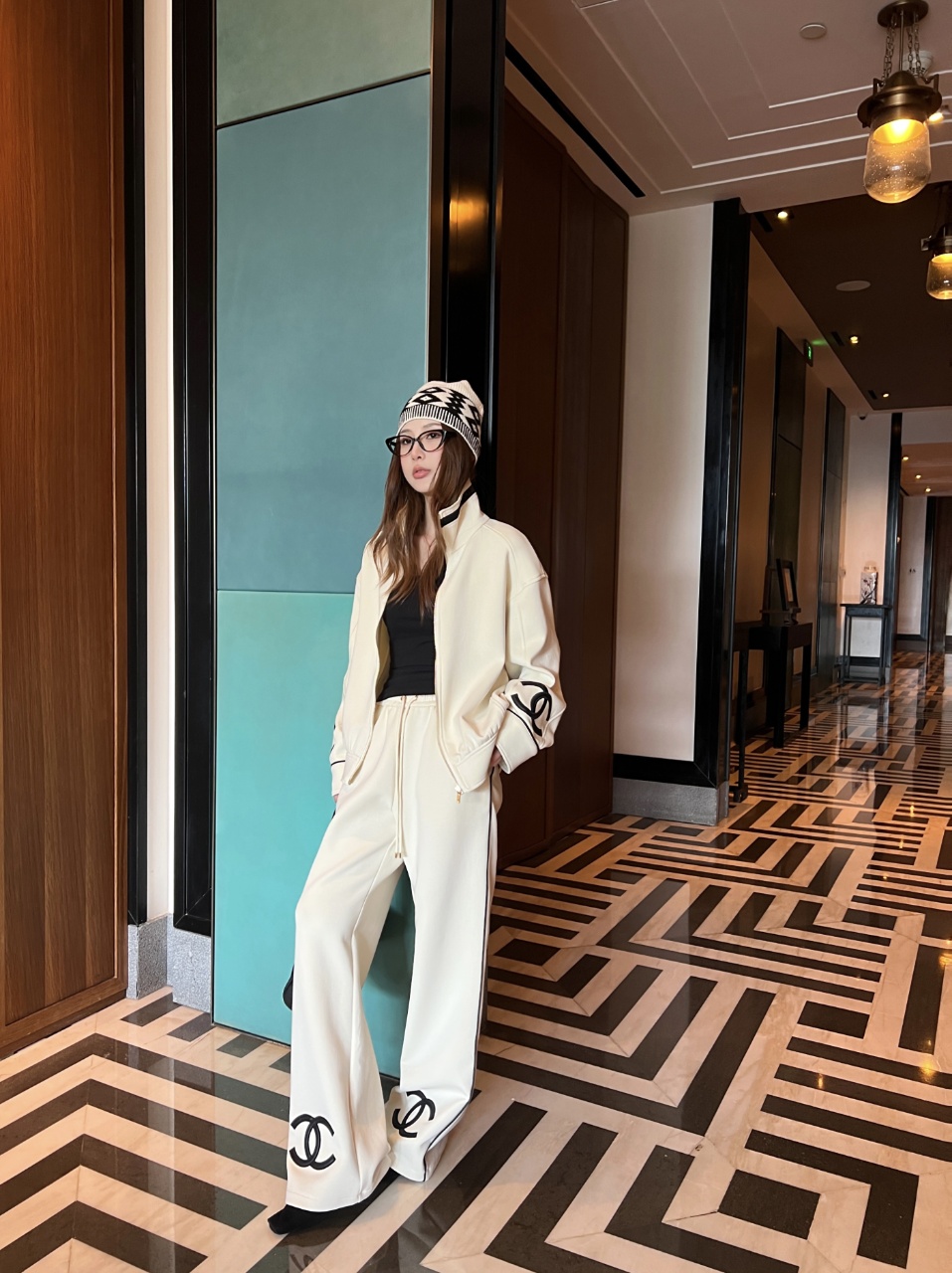 chanel double c zip jacket straight pants set