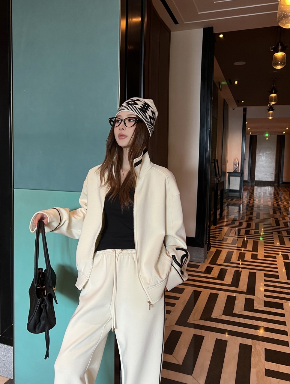 chanel double c zip jacket straight pants set