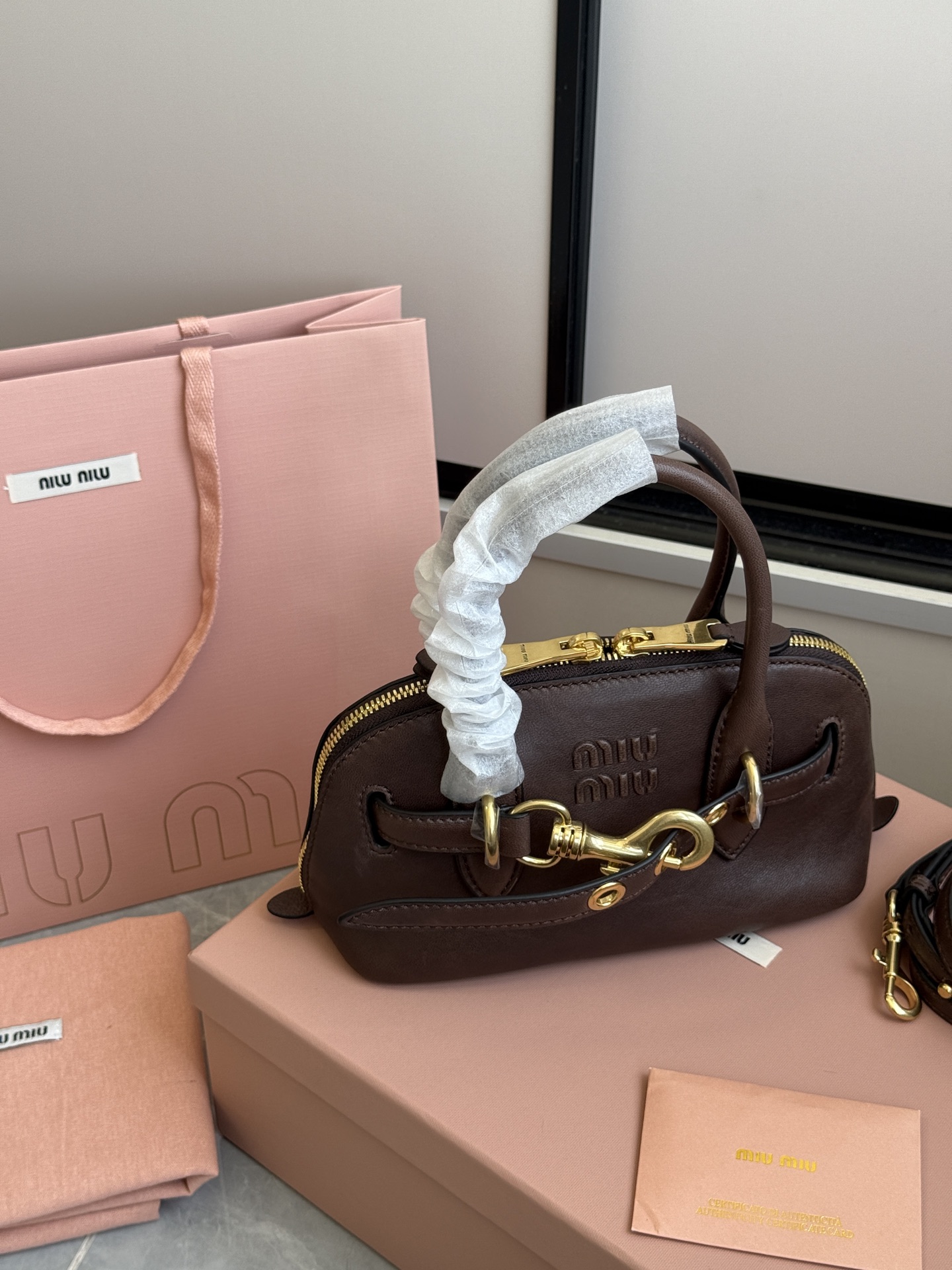 Miu Miu Miu贝壳包迷你.石楠木色
