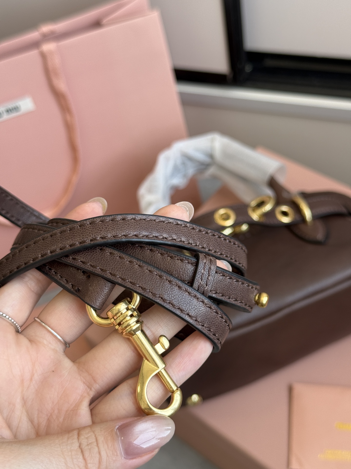 Miu Miu Miu贝壳包迷你.石楠木色