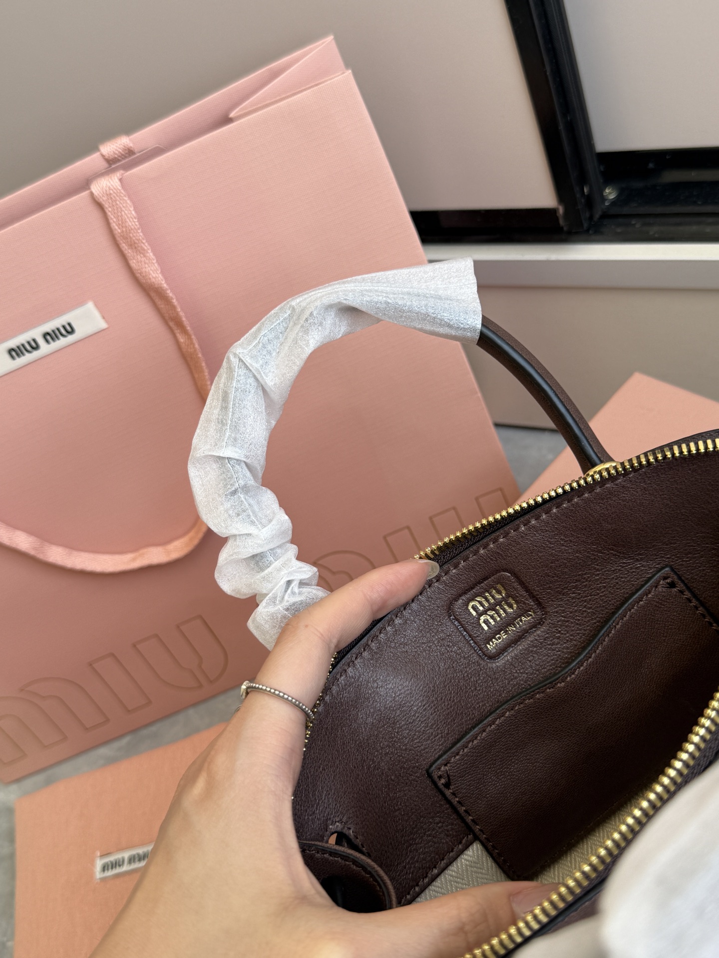 Miu Miu Miu贝壳包迷你.石楠木色