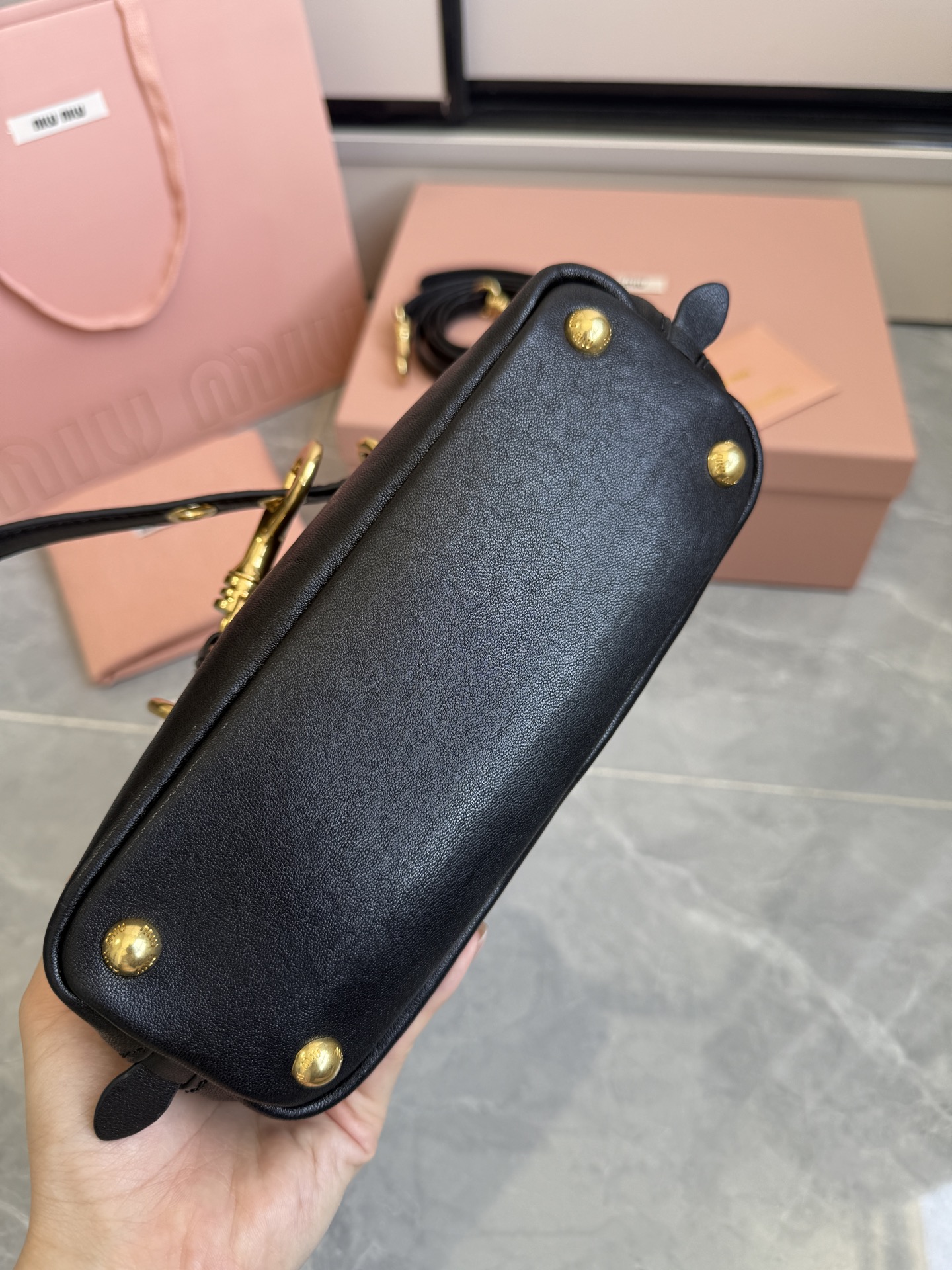 Miu Miu Miu贝壳包迷你·黑色