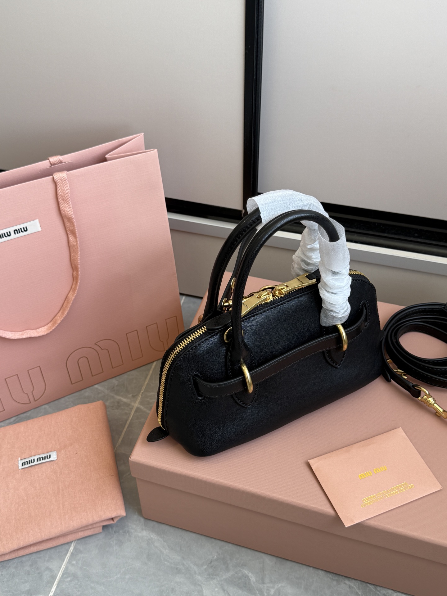 Miu Miu Miu贝壳包迷你·黑色