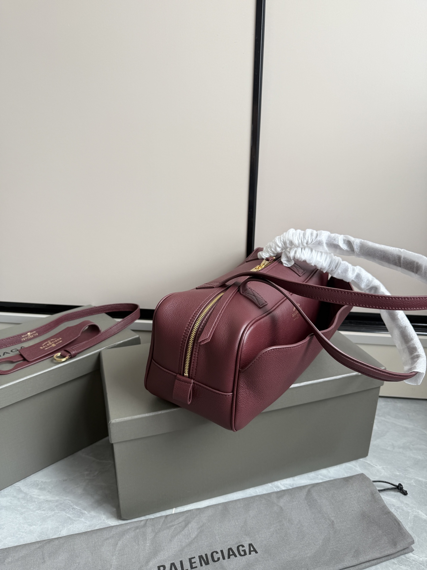 Loewe 升级版保龄球·酒红色