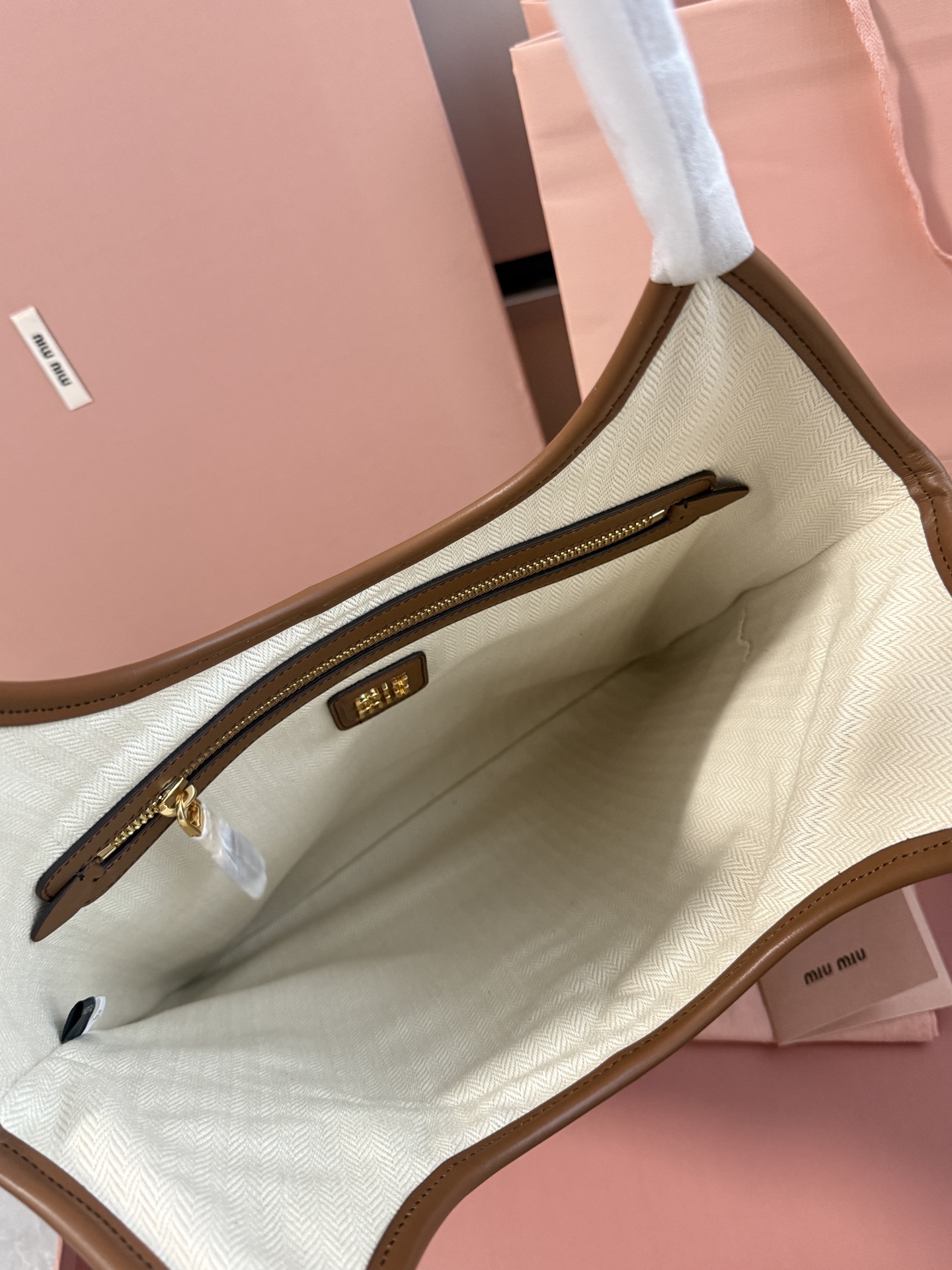 Miu Miu 升级版miu托特大号·拼接