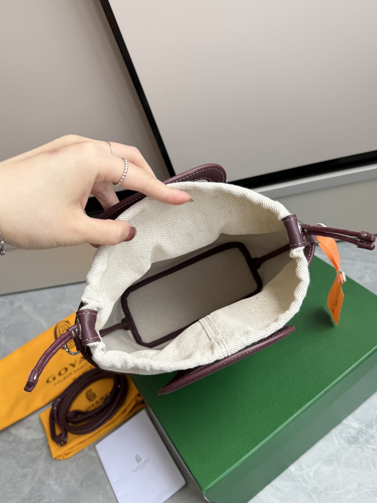 Goyard 戈雅菜篮子·酒红色